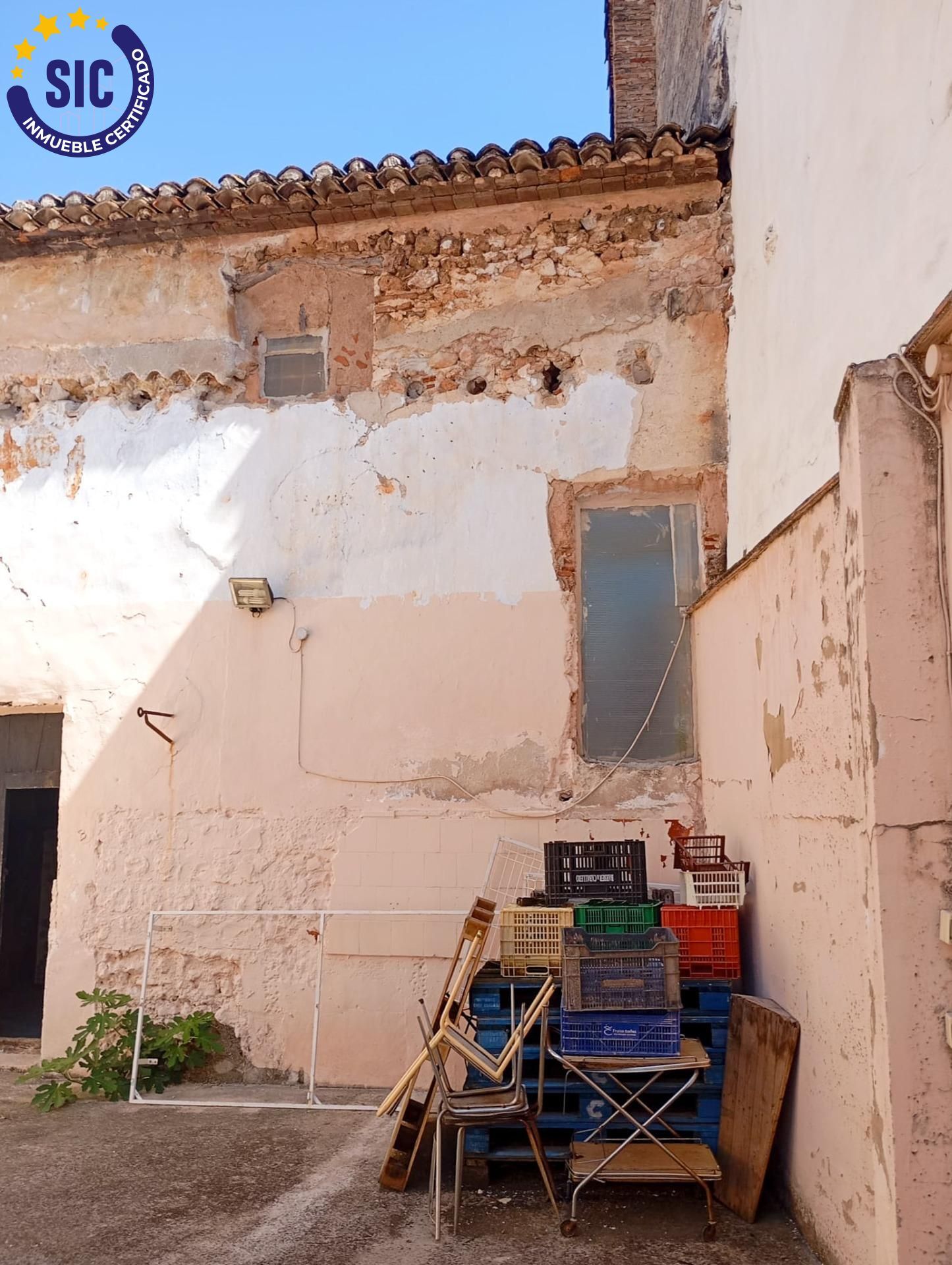 Encantadora casa de pueblo en Simat de la Valldigna con gran potencial de reforma