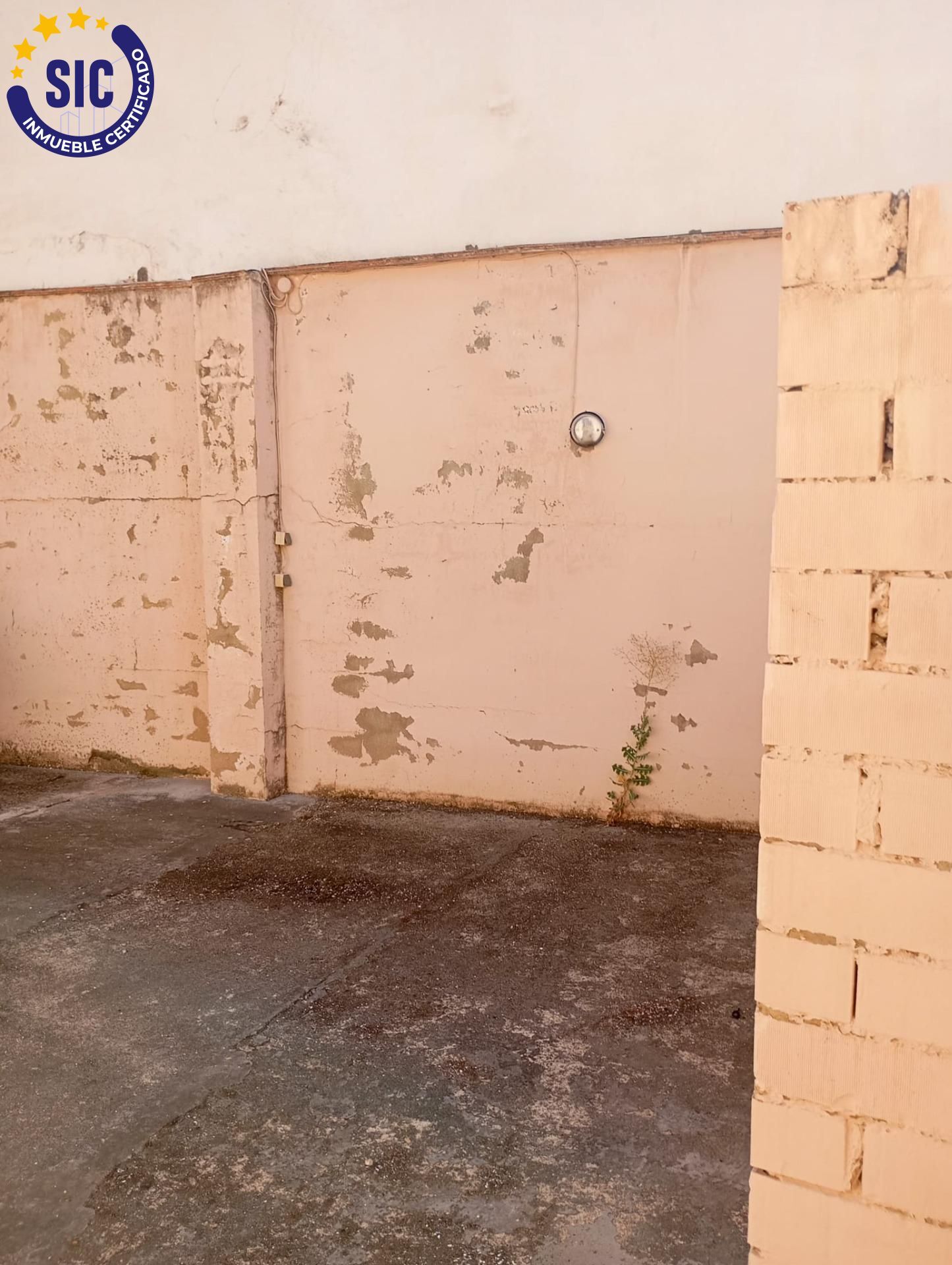 Encantadora casa de pueblo en Simat de la Valldigna con gran potencial de reforma