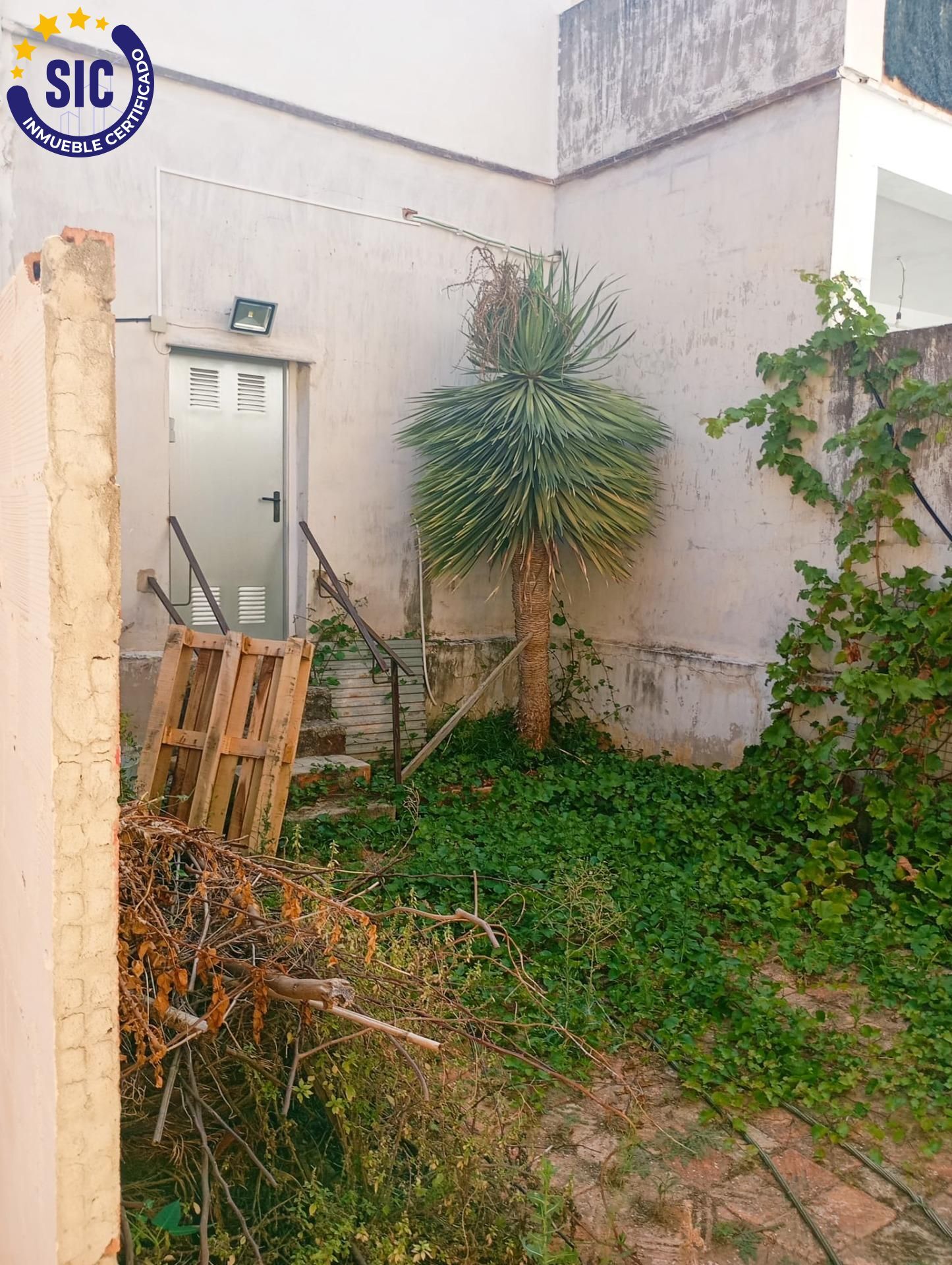 Encantadora casa de pueblo en Simat de la Valldigna con gran potencial de reforma