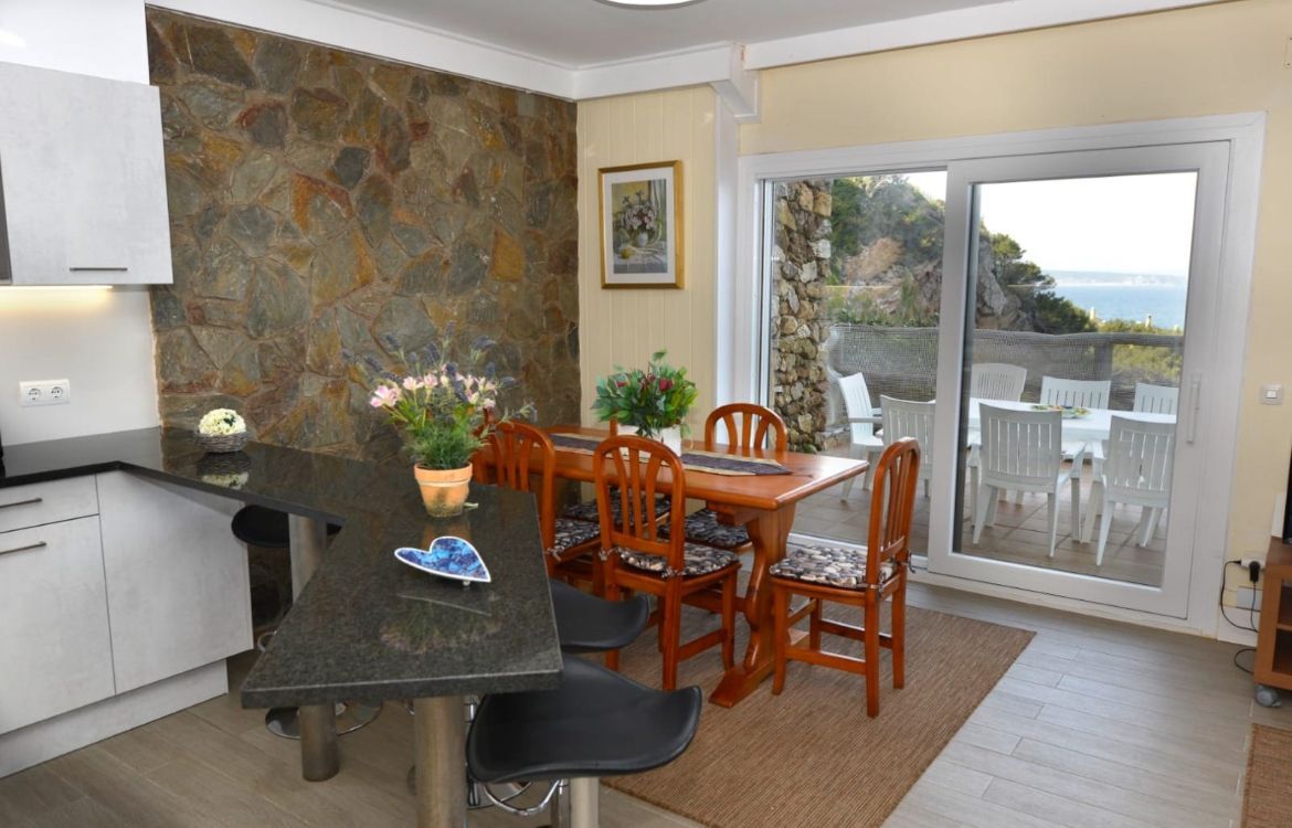 Apartamento en el complejo de lujo en Cap Sa Sal (Begur) con vistas al mar