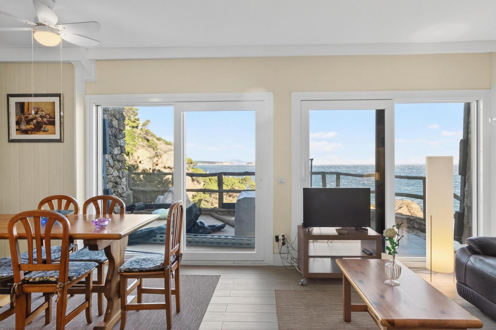 Apartamento en el complejo de lujo en Cap Sa Sal (Begur) con vistas al mar