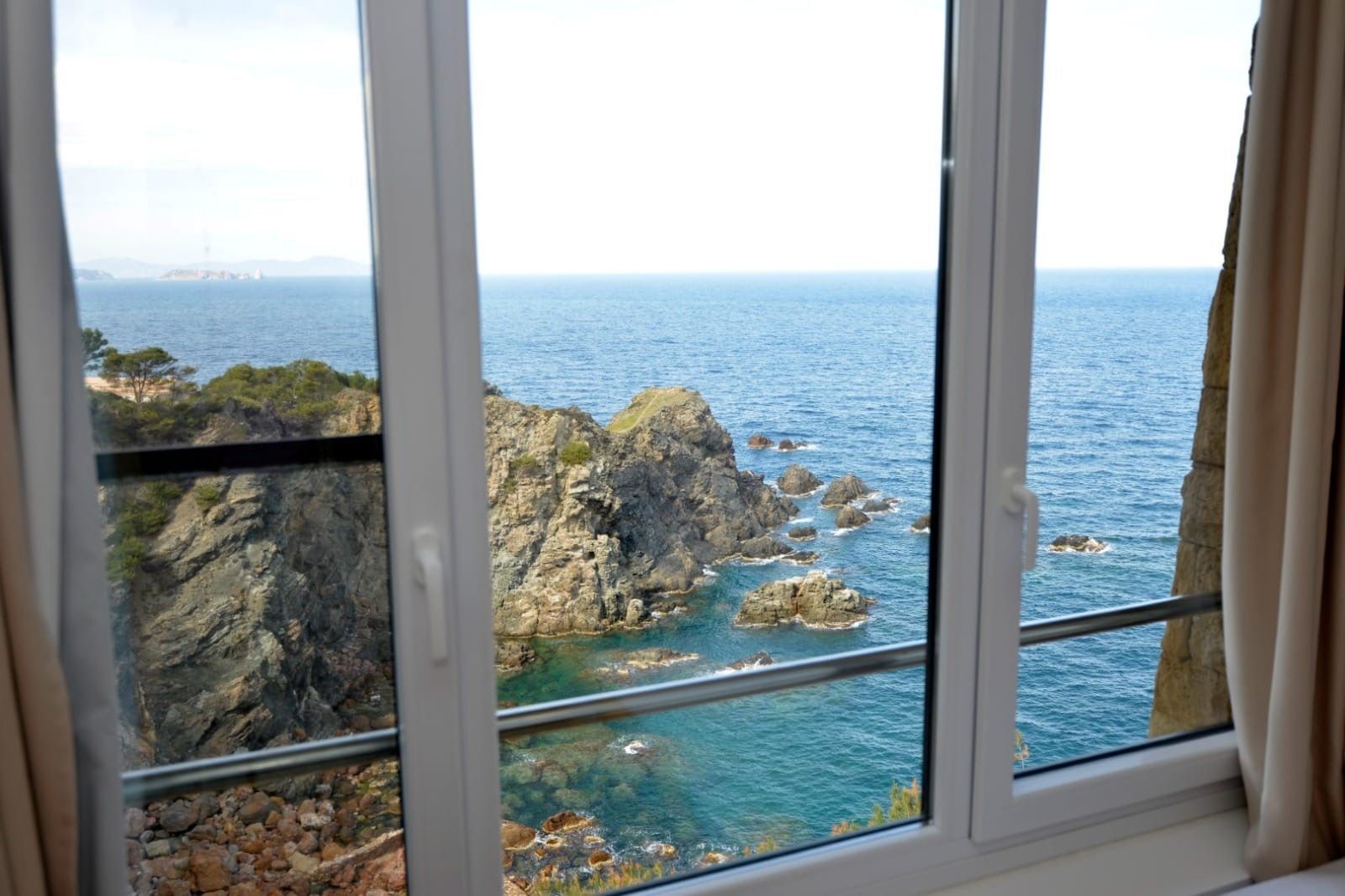 Apartamento en el complejo de lujo en Cap Sa Sal (Begur) con vistas al mar