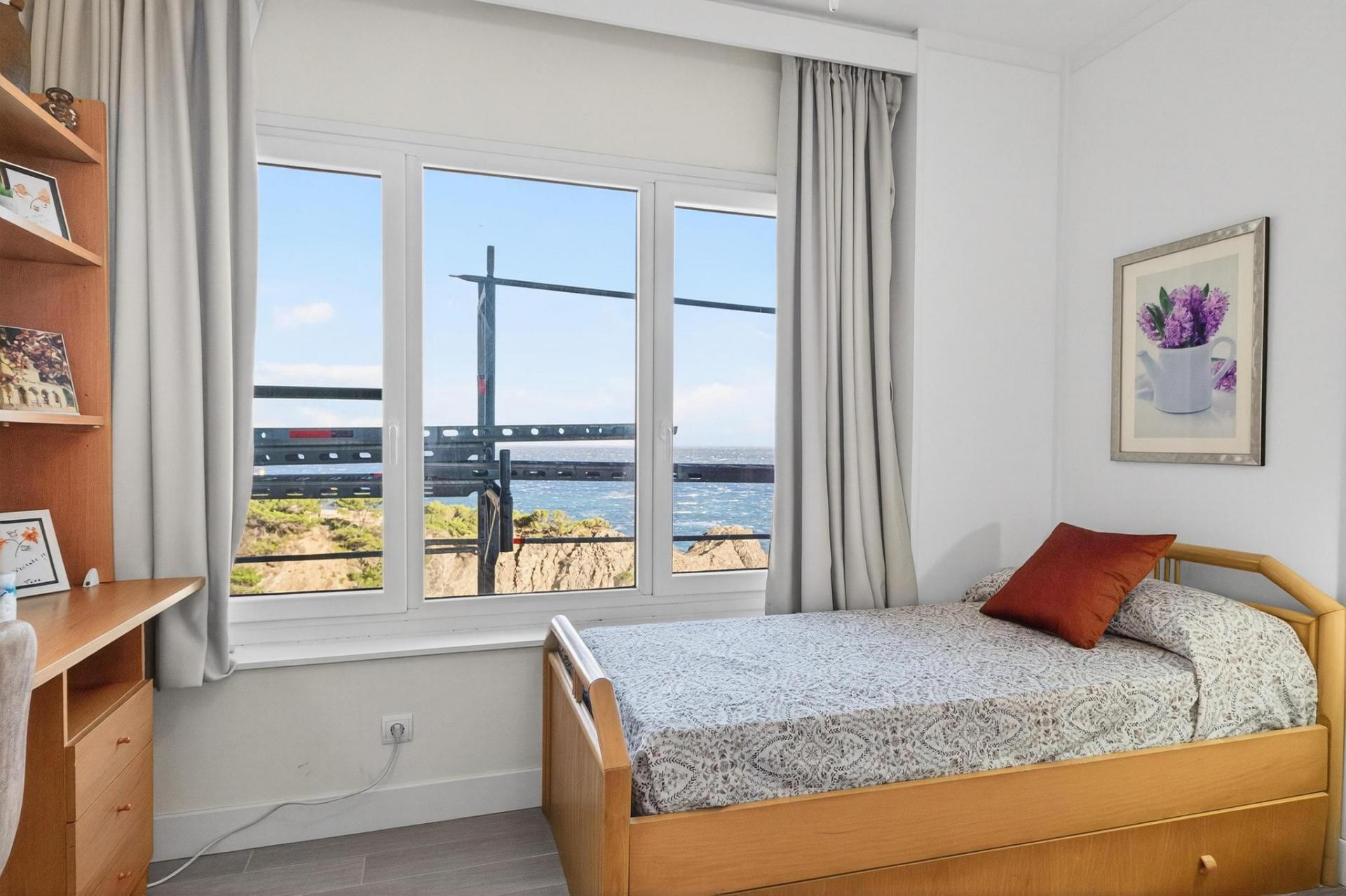 Apartamento en el complejo de lujo en Cap Sa Sal (Begur) con vistas al mar