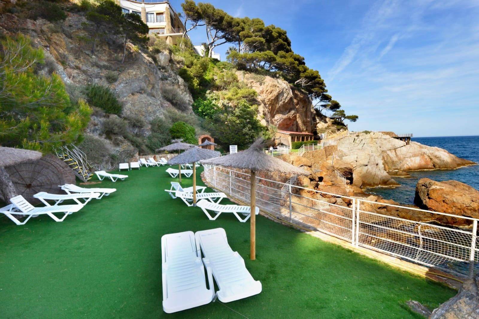 Apartamento en el complejo de lujo en Cap Sa Sal (Begur) con vistas al mar