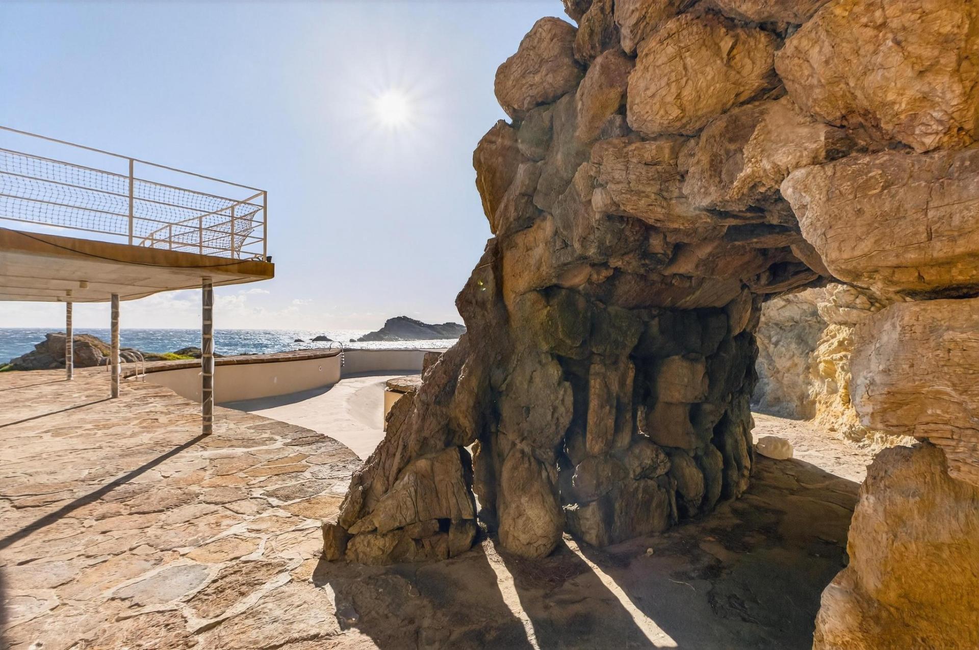 Apartamento en el complejo de lujo en Cap Sa Sal (Begur) con vistas al mar