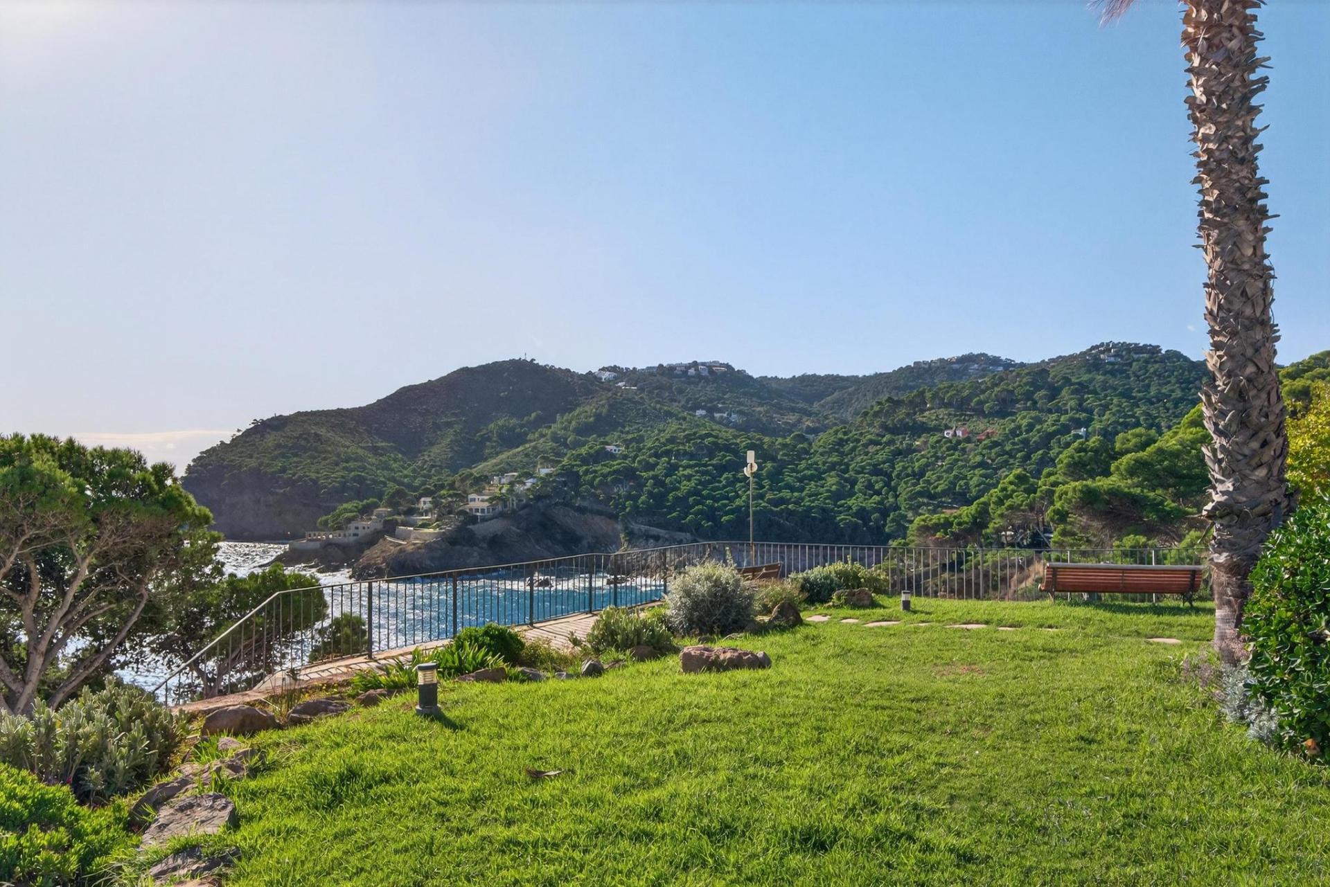 Apartamento en el complejo de lujo en Cap Sa Sal (Begur) con vistas al mar