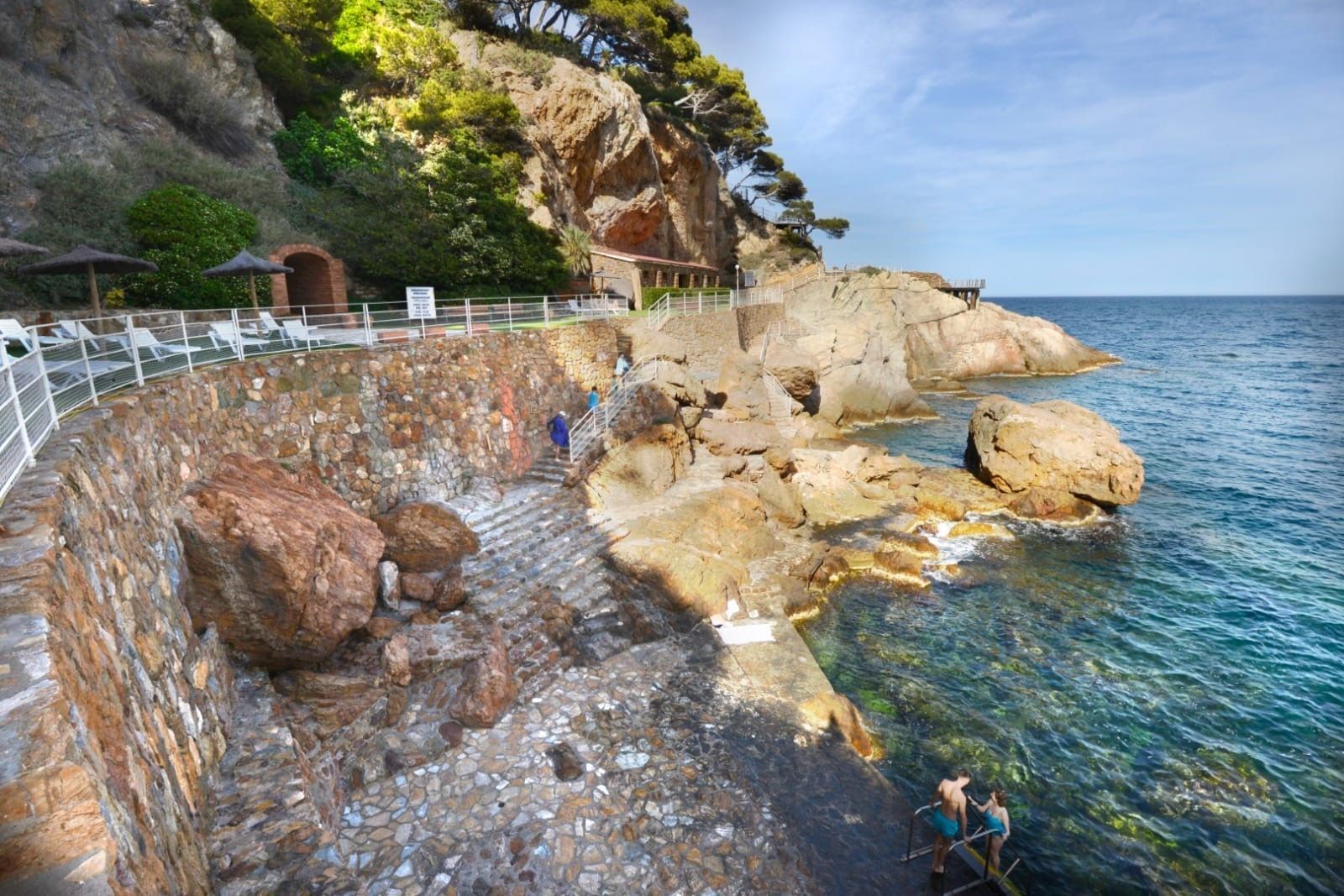 Apartamento en el complejo de lujo en Cap Sa Sal (Begur) con vistas al mar