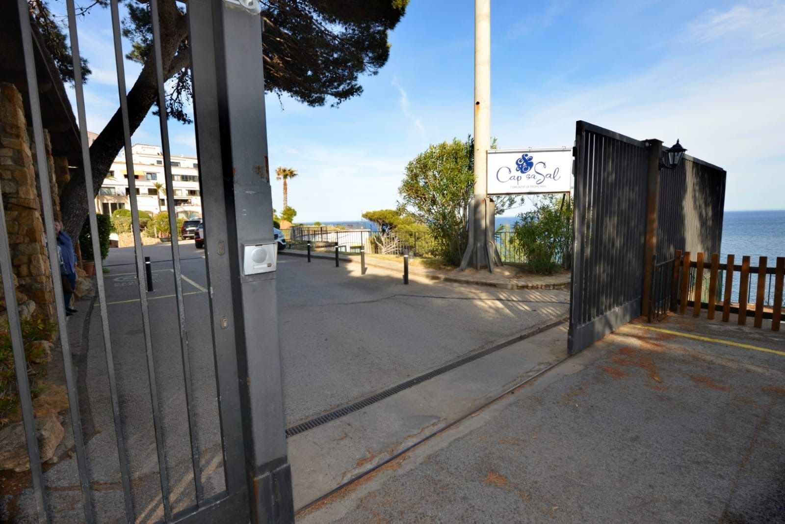 Apartamento en el complejo de lujo en Cap Sa Sal (Begur) con vistas al mar