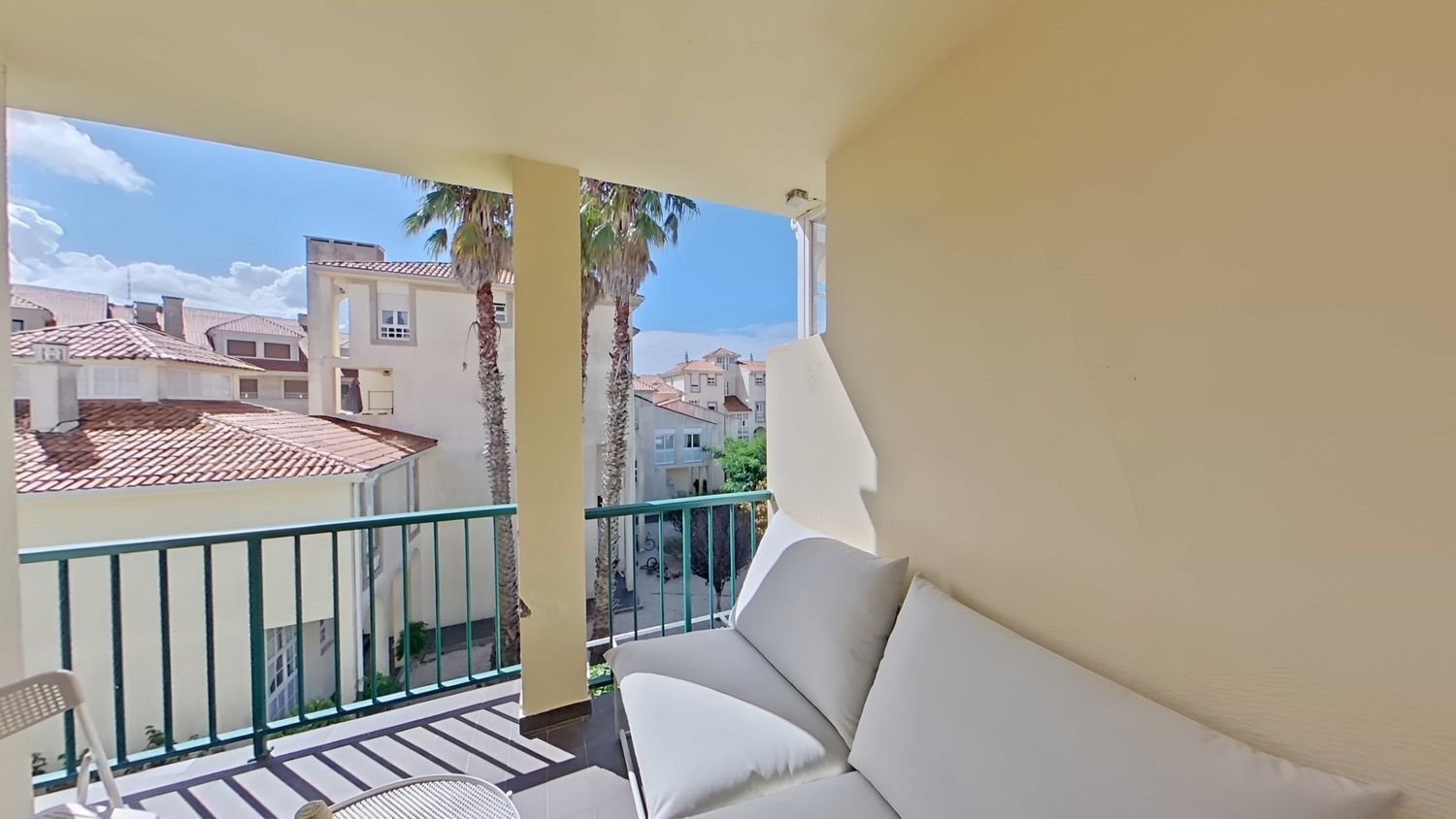 Exclusivo Piso en la Isla de La Toja: Confort y Lujo en la Urbanización Os Rueiros