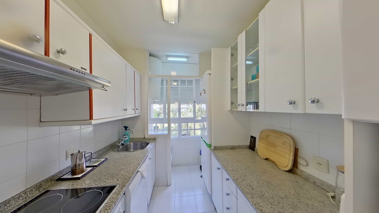 Exclusivo Piso en la Isla de La Toja: Confort y Lujo en la Urbanización Os Rueiros