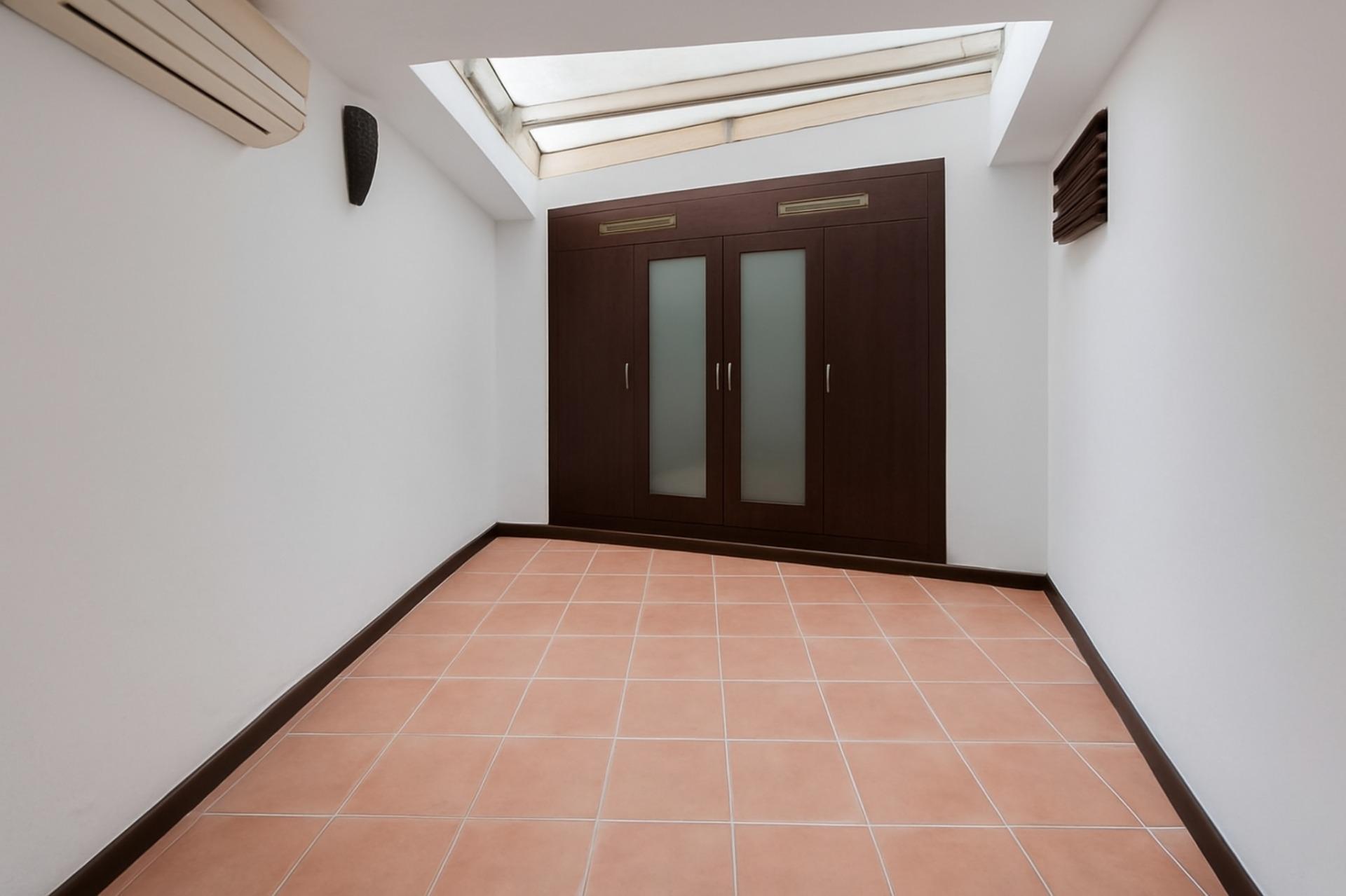 EXCLUSIVA: ESPECTACULAR PISO EN LAS LAGUNAS, CON GARAJE,TRASTERO Y PISCINA