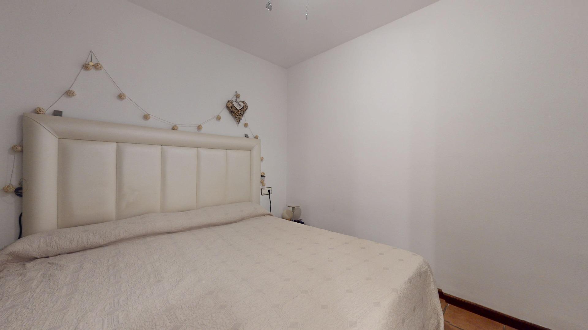 EXCLUSIVA: ESPECTACULAR PISO EN LAS LAGUNAS, CON GARAJE,TRASTERO Y PISCINA