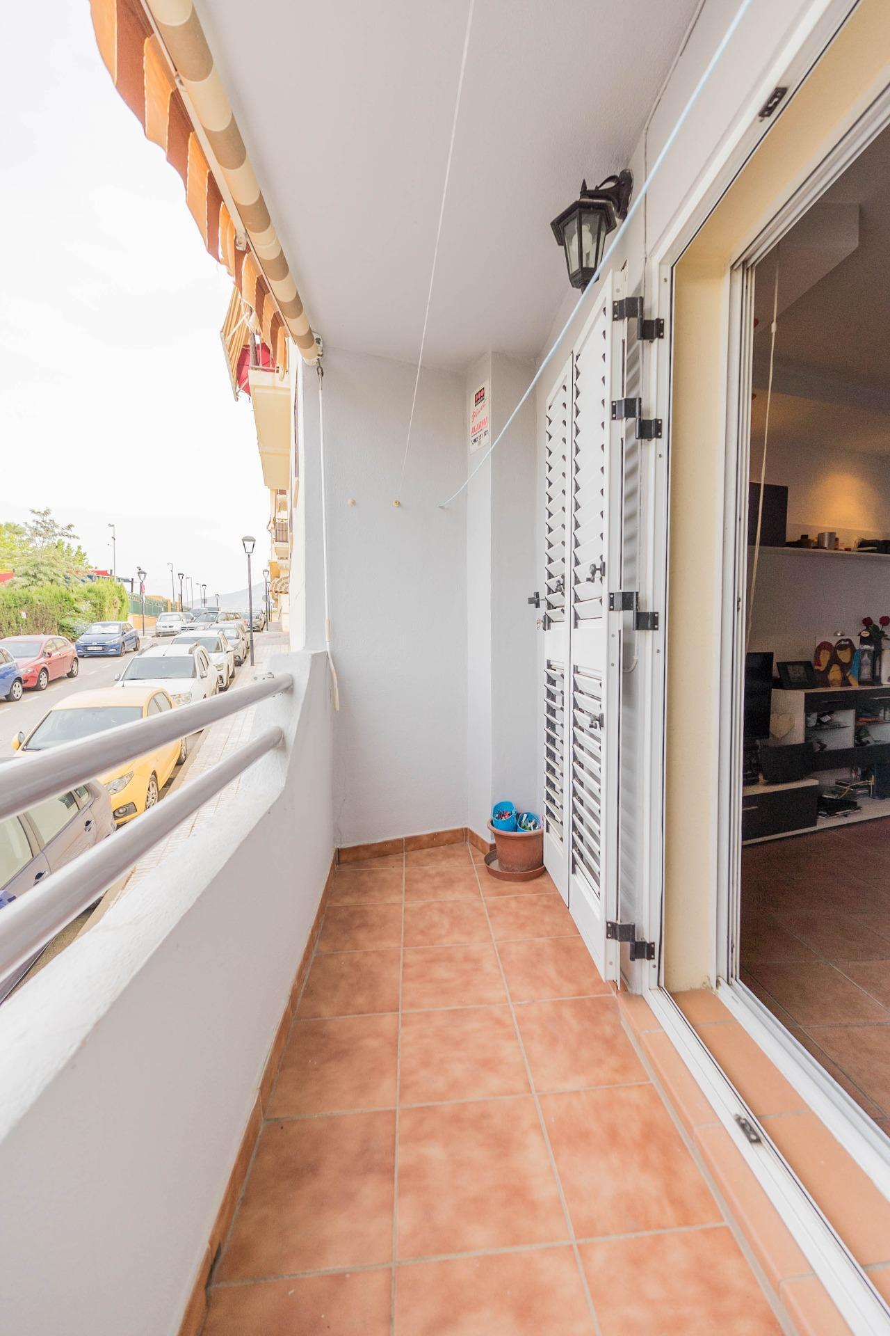 EXCLUSIVA: ESPECTACULAR PISO EN LAS LAGUNAS, CON GARAJE,TRASTERO Y PISCINA