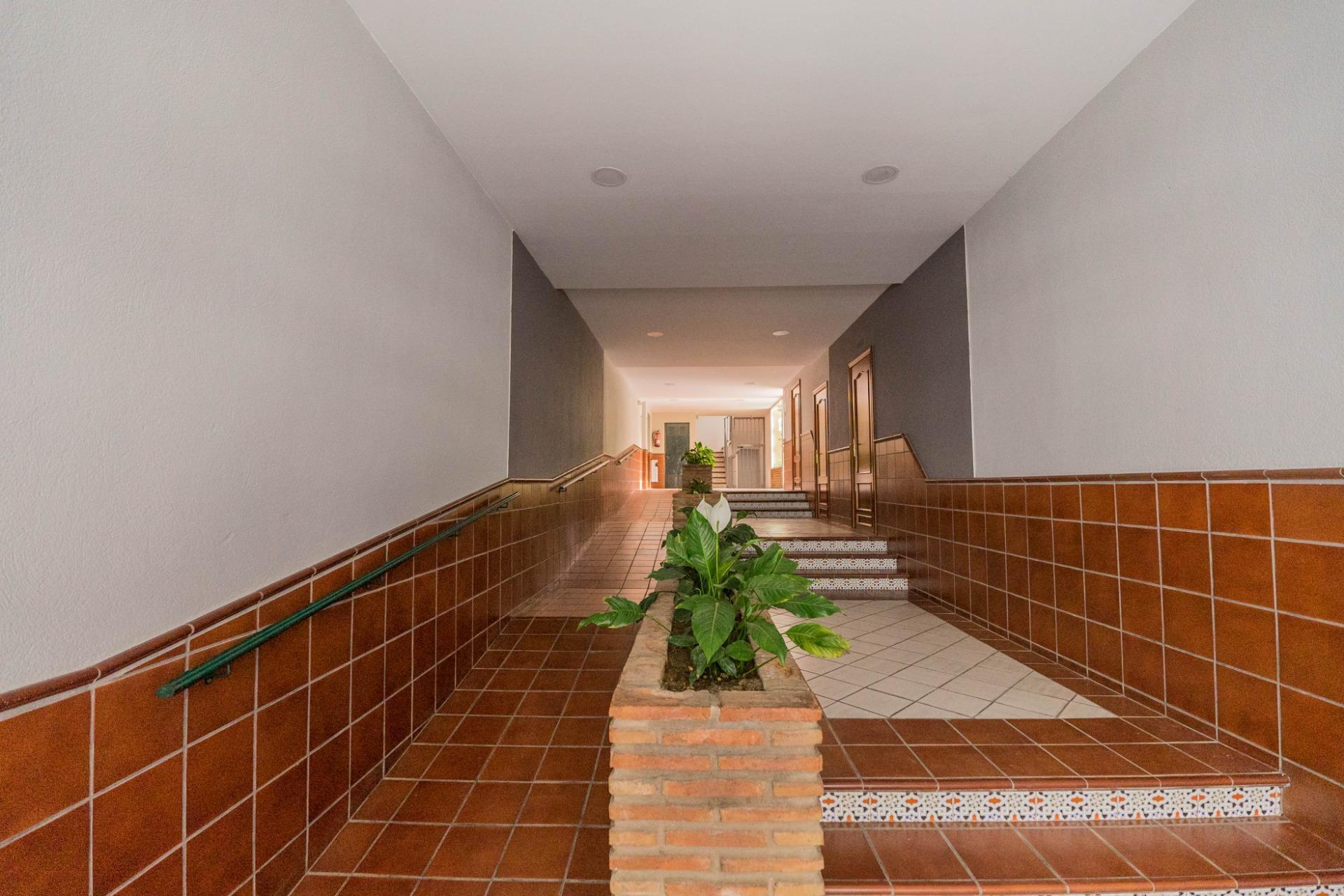 EXCLUSIVA: ESPECTACULAR PISO EN LAS LAGUNAS, CON GARAJE,TRASTERO Y PISCINA