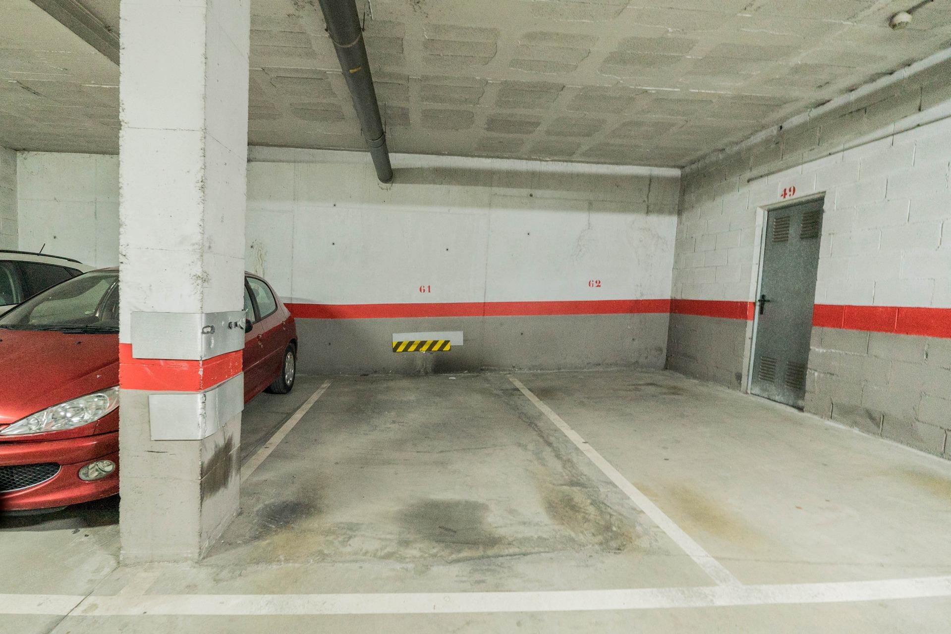 EXCLUSIVA: ESPECTACULAR PISO EN LAS LAGUNAS, CON GARAJE,TRASTERO Y PISCINA