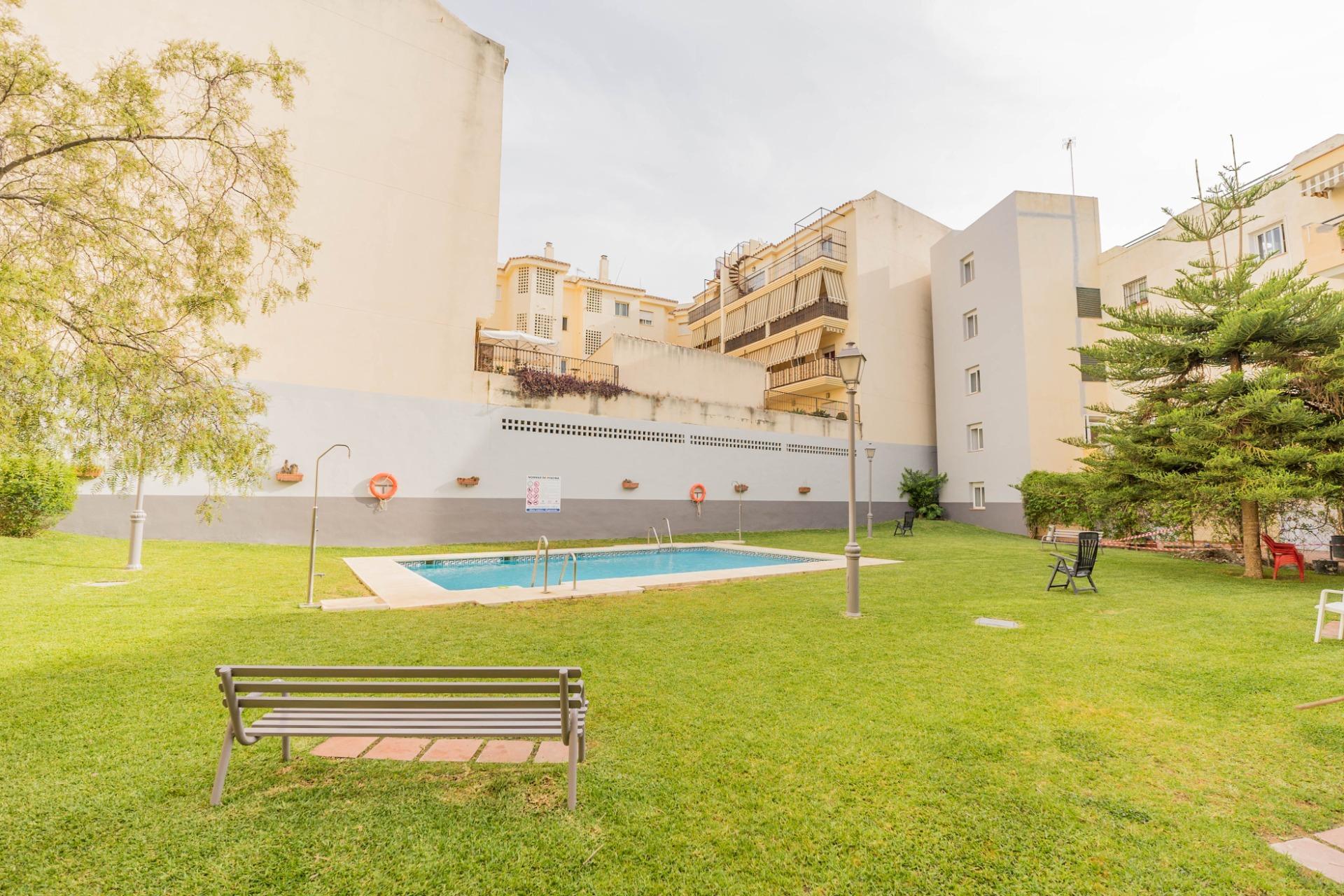 EXCLUSIVA: ESPECTACULAR PISO EN LAS LAGUNAS, CON GARAJE,TRASTERO Y PISCINA