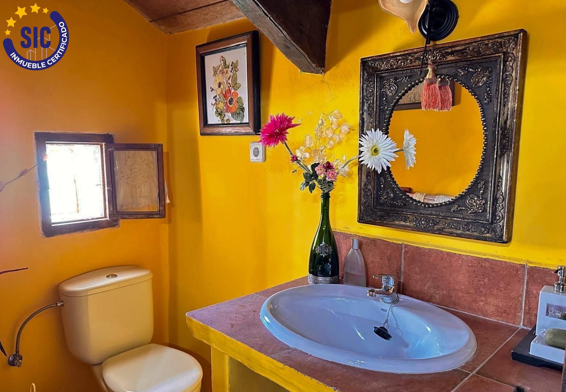 Encanto rústico con alma: acogedora casa reformada lista para entrar a vivir.