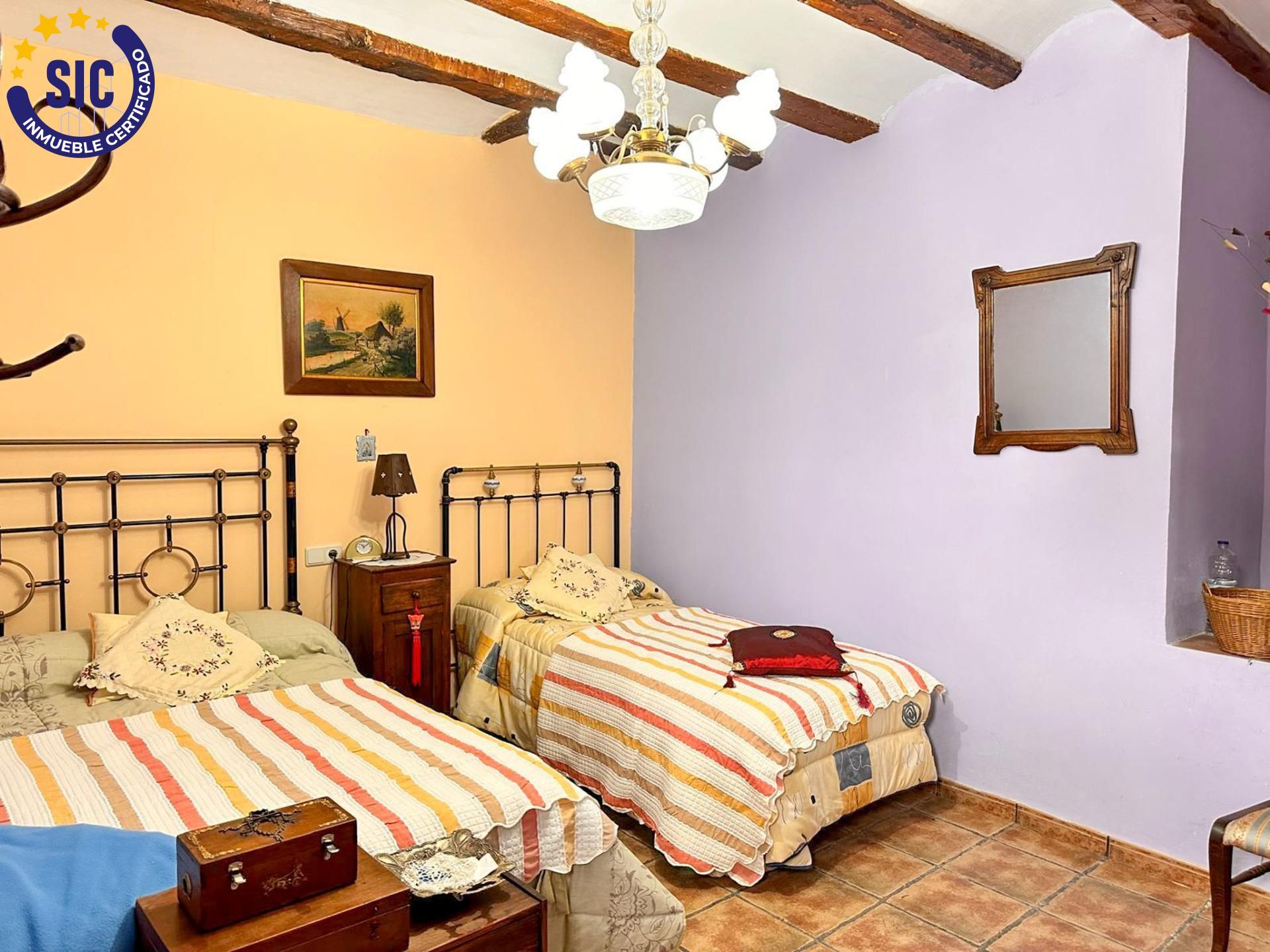 Encanto rústico con alma: acogedora casa reformada lista para entrar a vivir.