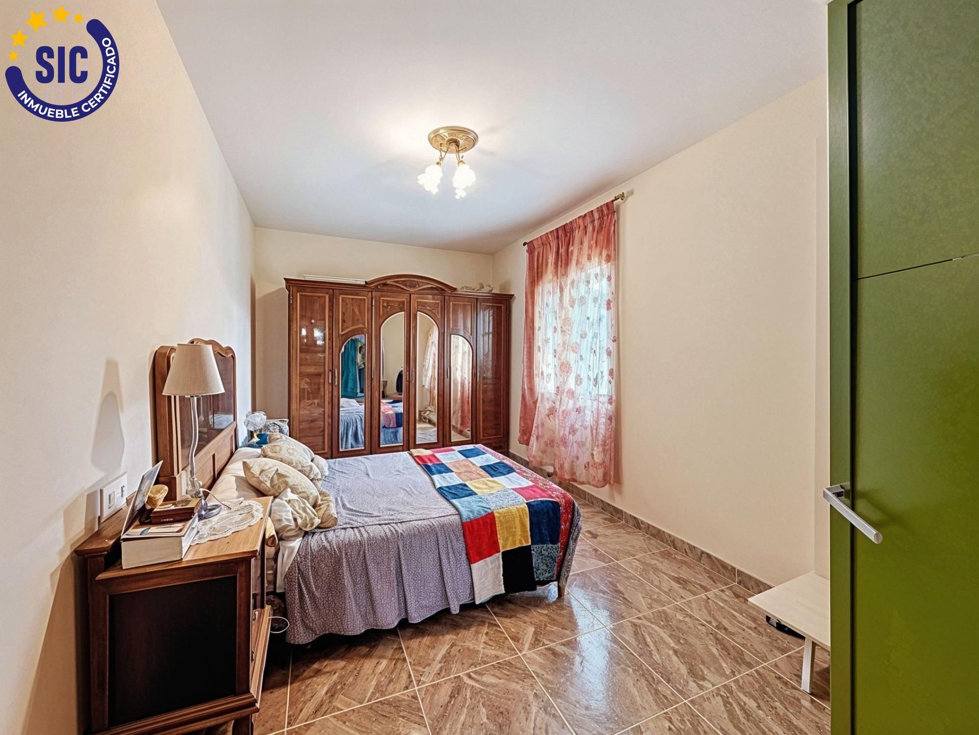 Vivienda con alma de granja y alma de proyecto