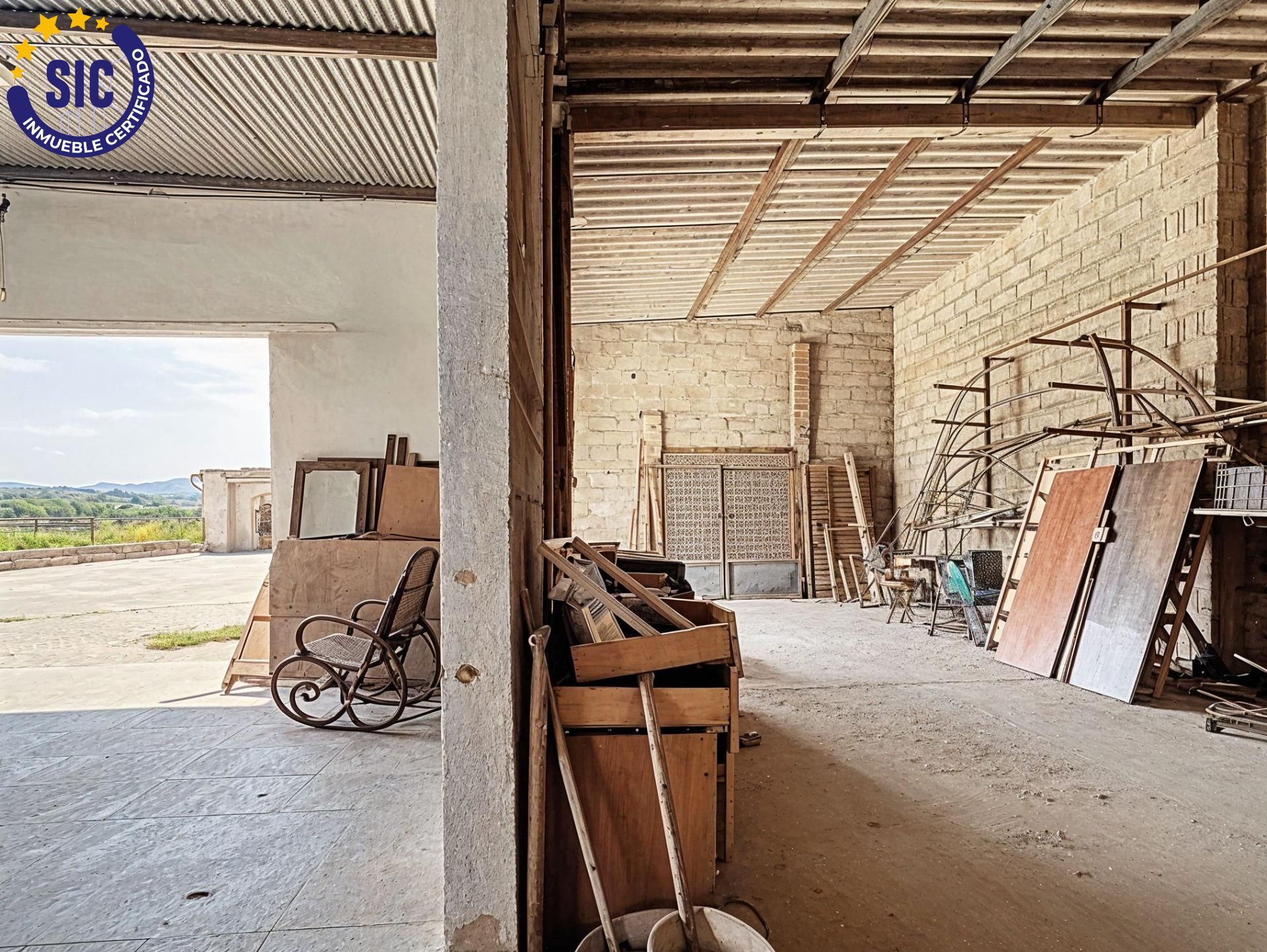 Vivienda con alma de granja y alma de proyecto