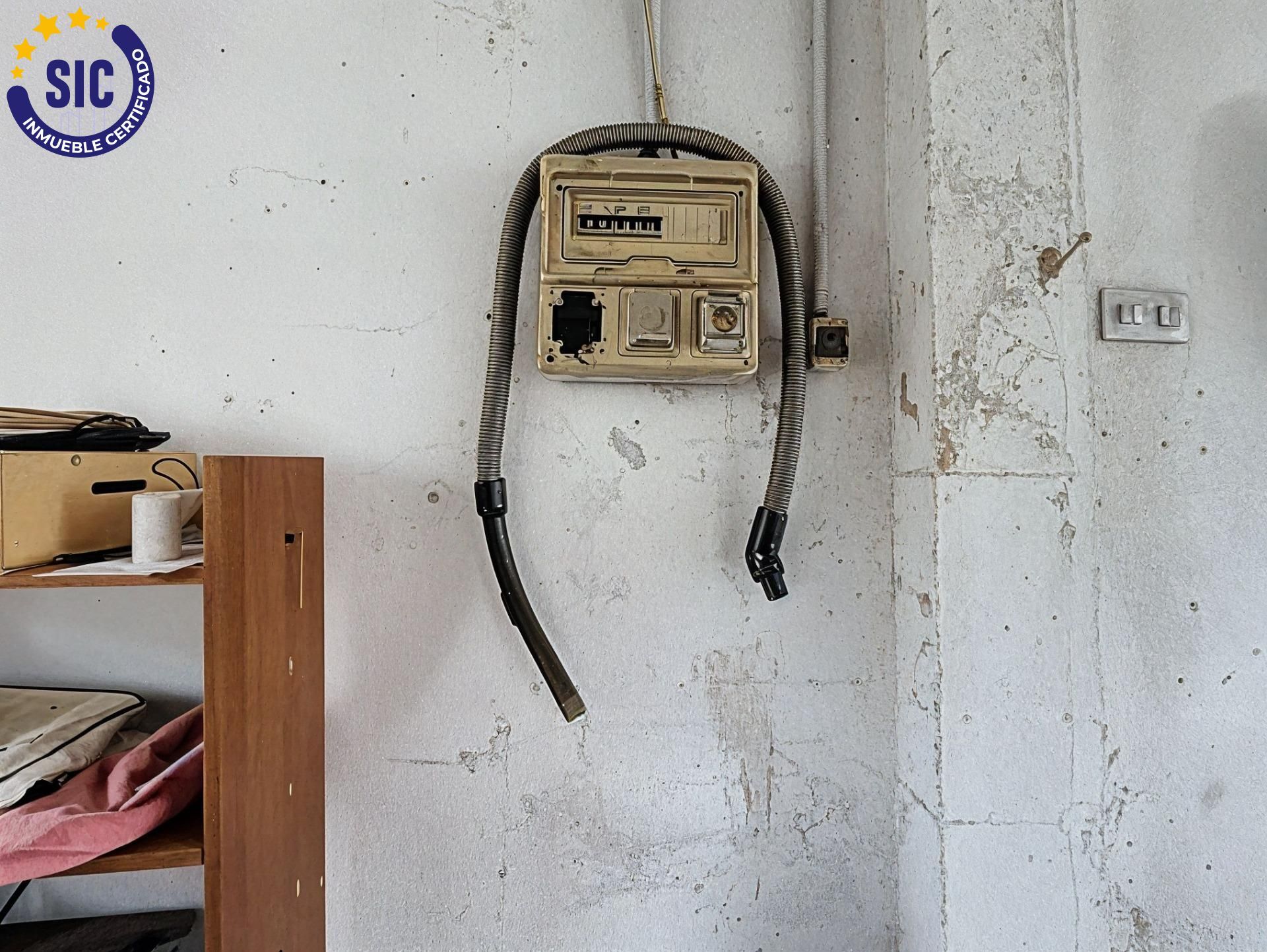 Vivienda con alma de granja y alma de proyecto