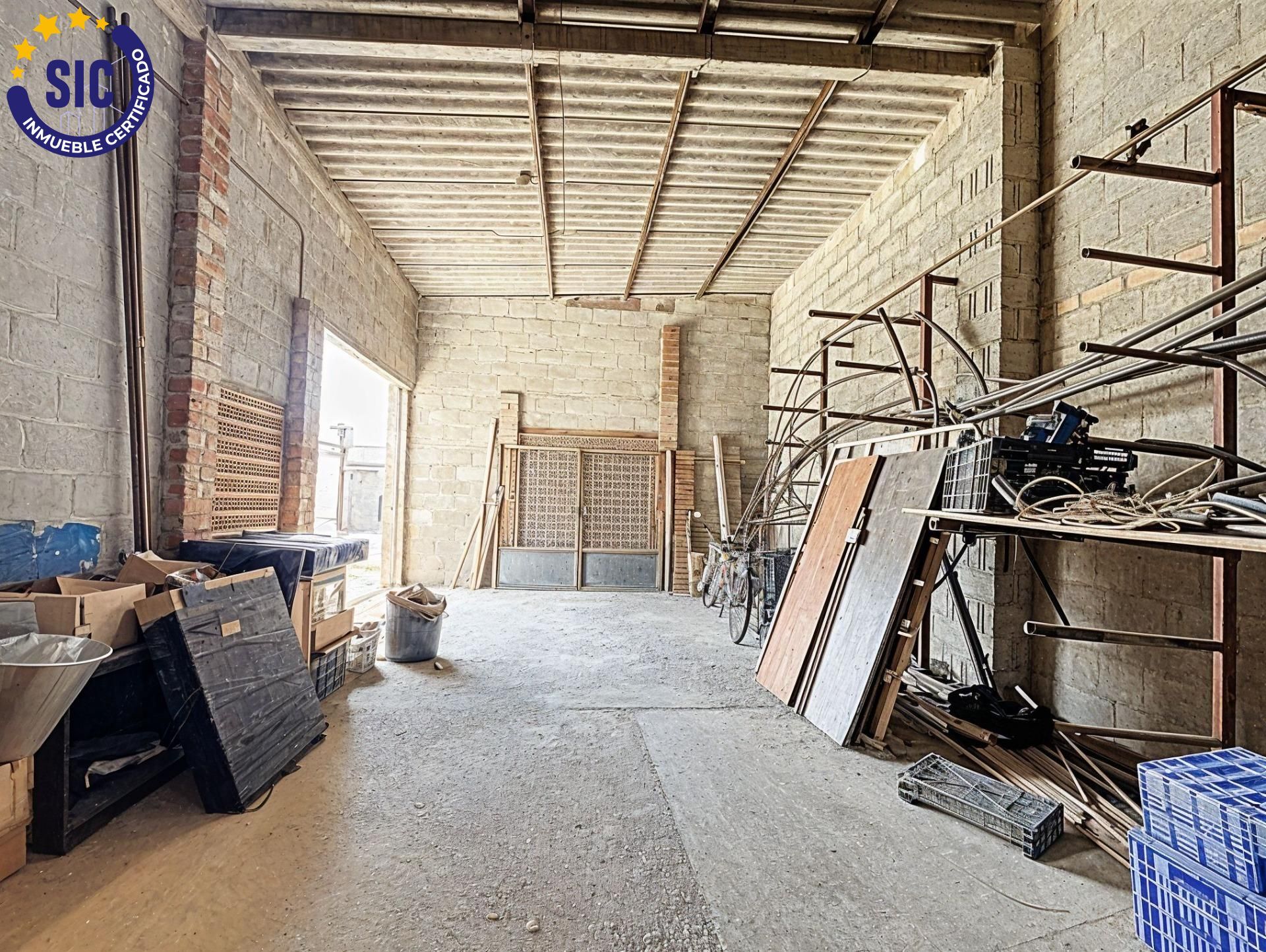 Vivienda con alma de granja y alma de proyecto