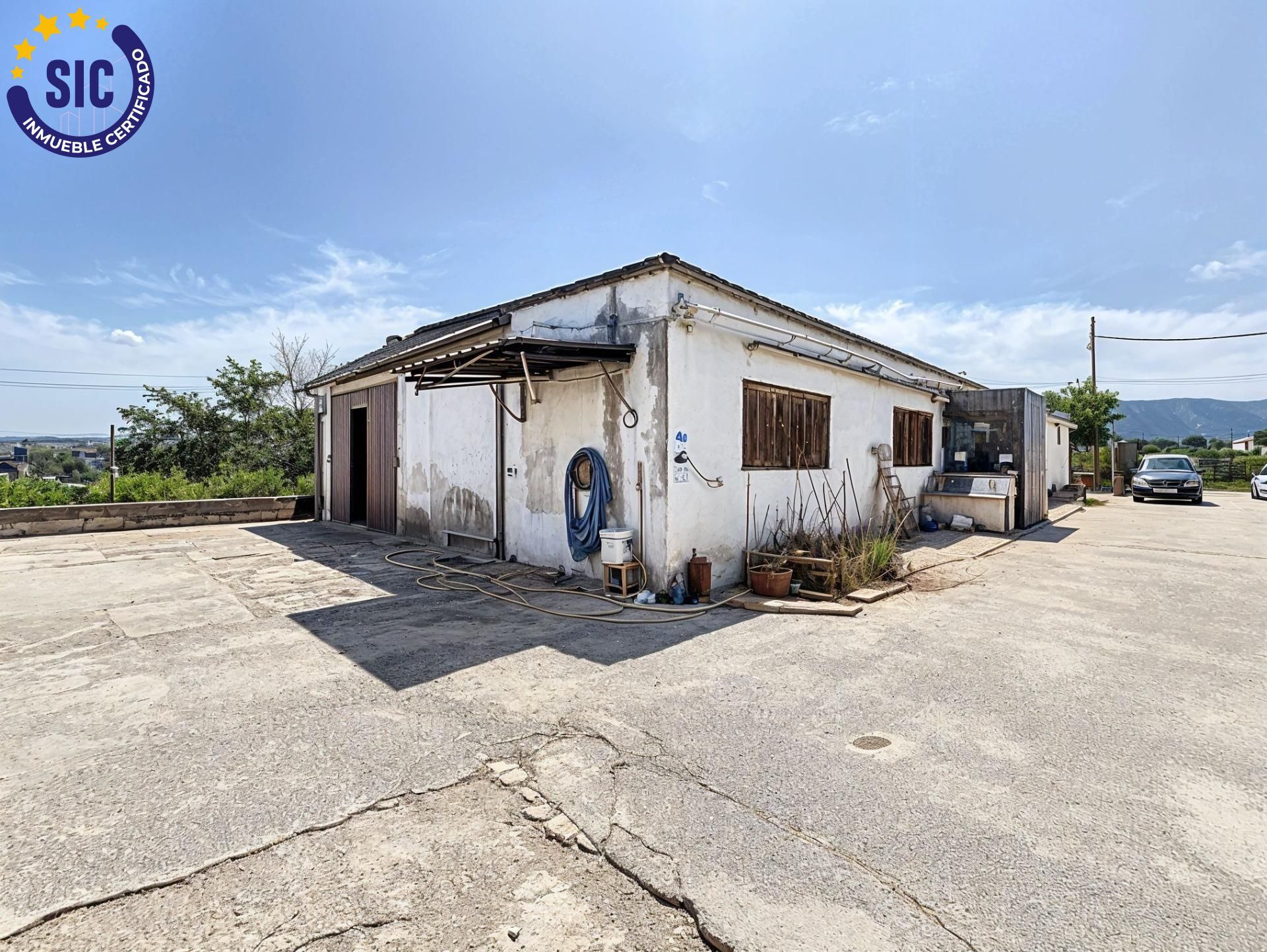 Vivienda con alma de granja y alma de proyecto
