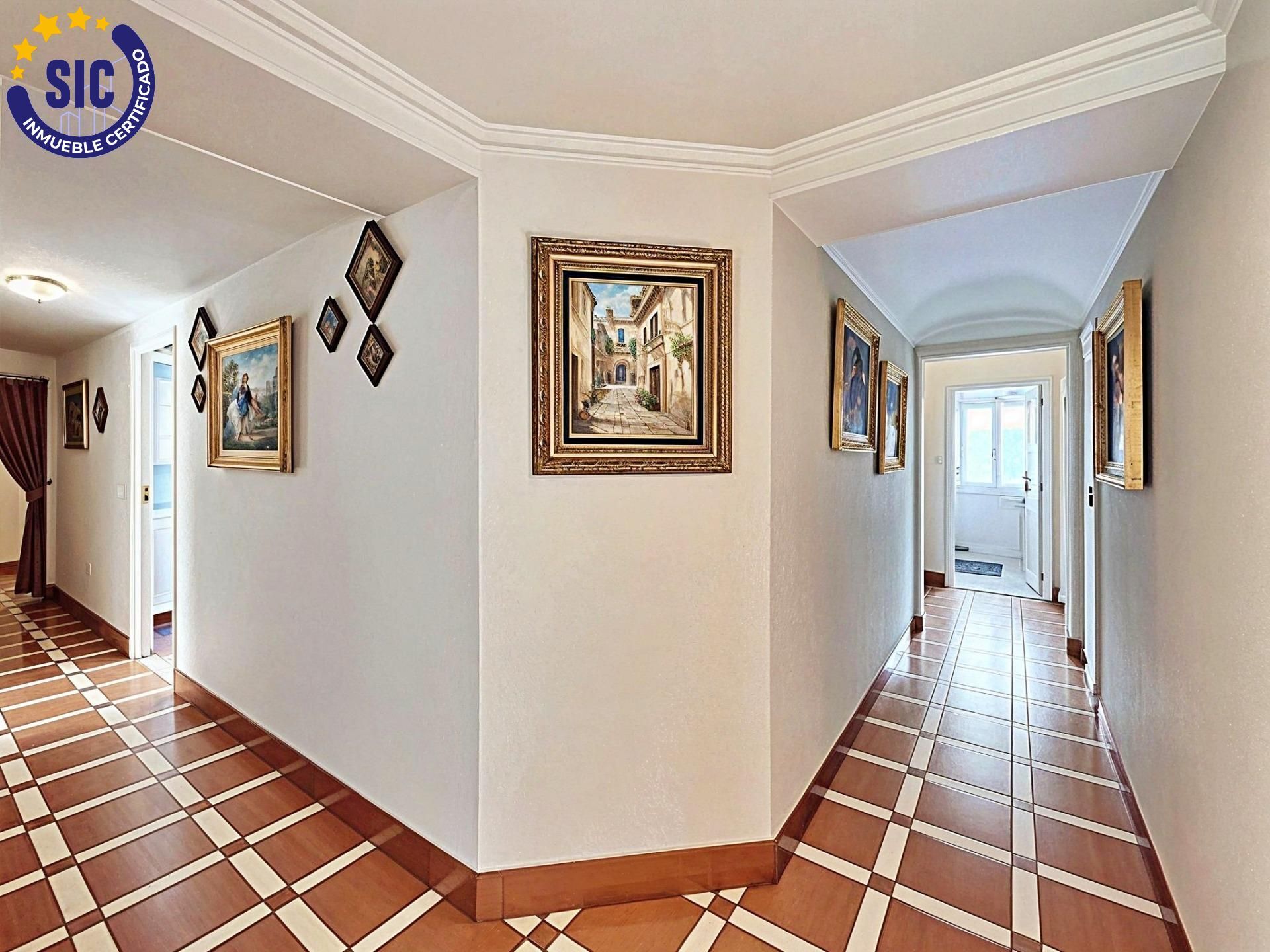 IMPRESIONANTE VIVIENDA EN XÀTIVA: 214 m² de Luz, Carácter y Vistas Panorámicas Únicas.