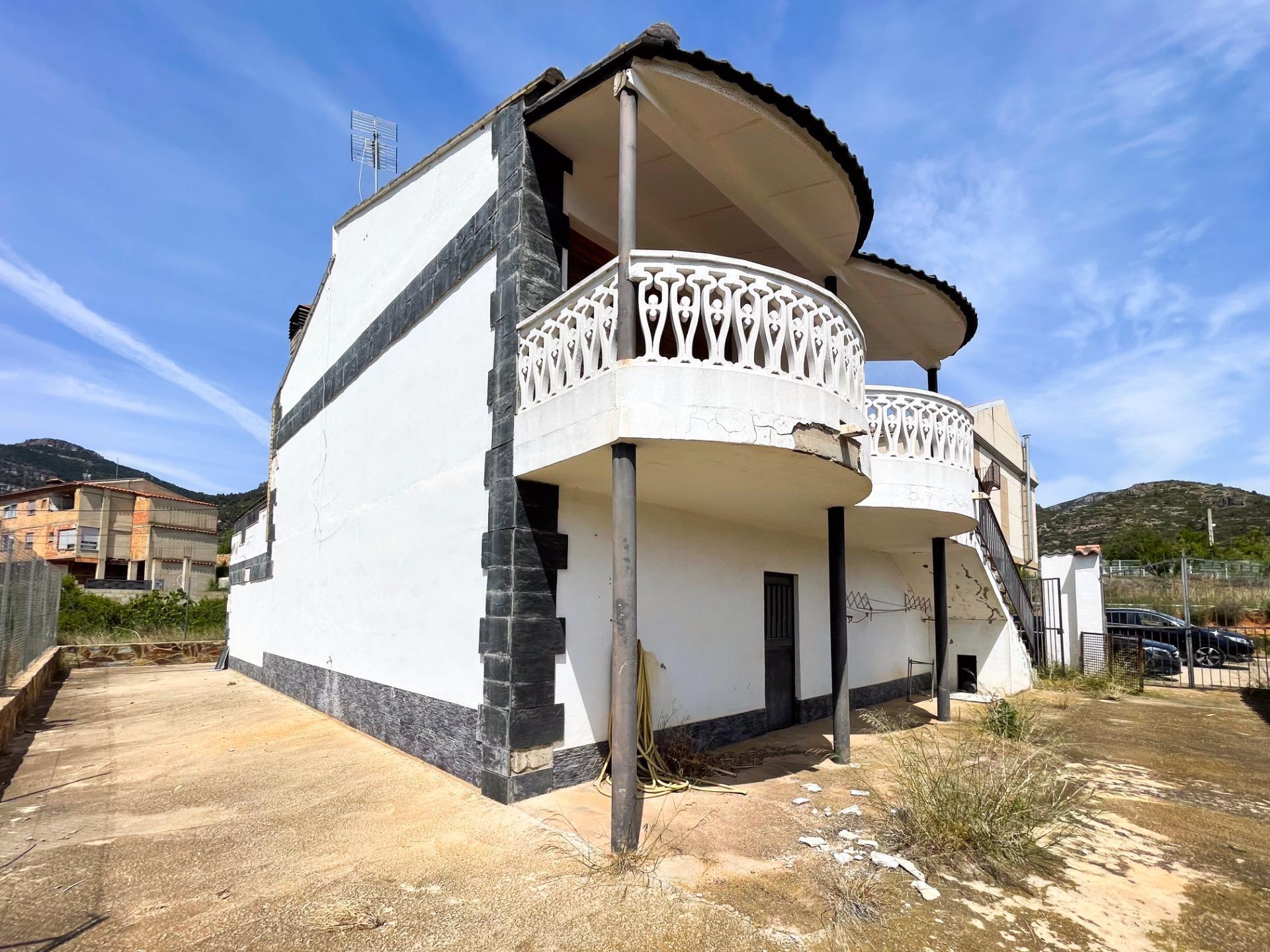 Descubre un refugio de elegancia y serenidad en el corazón de Chera