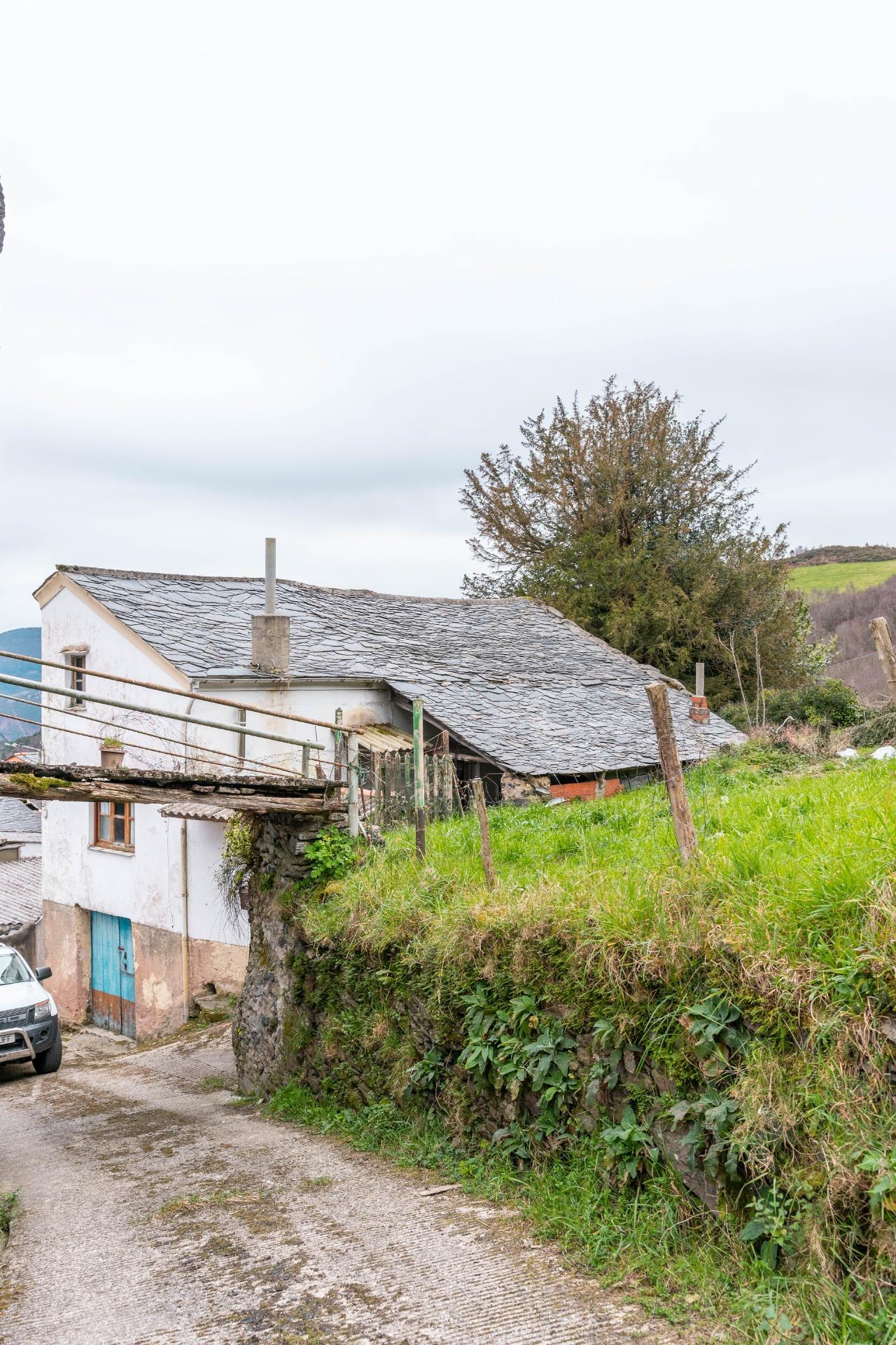 VISTAS INCREIBLES A UN PASO DE TODOS LOS SERVICIOS EN EL OCCIDENTE ASTURIANO