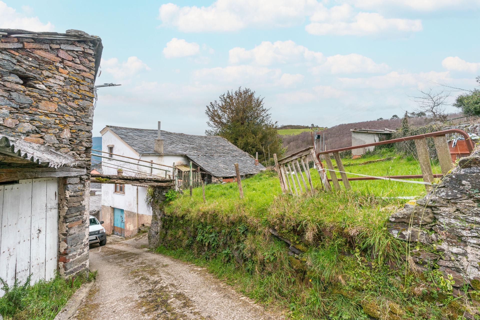 VISTAS INCREIBLES A UN PASO DE TODOS LOS SERVICIOS EN EL OCCIDENTE ASTURIANO