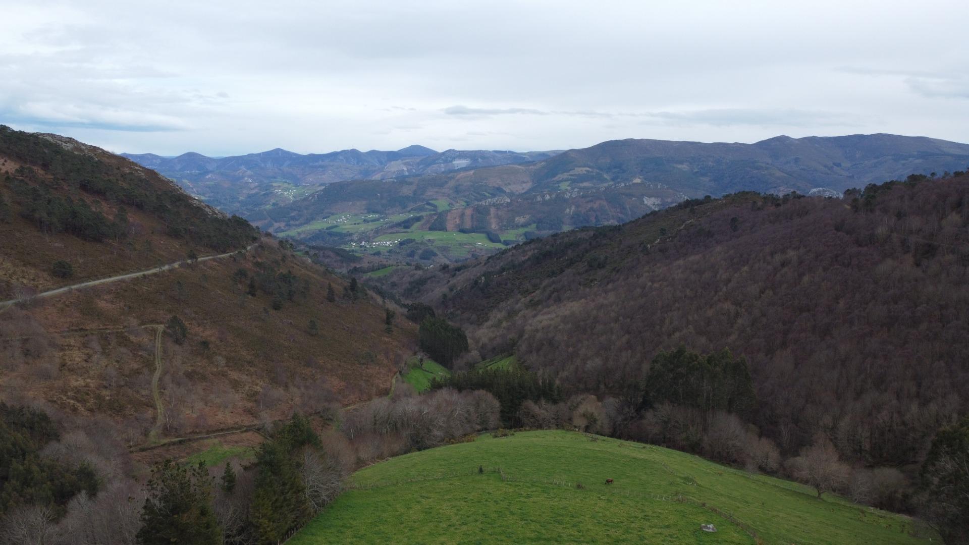 VISTAS INCREIBLES A UN PASO DE TODOS LOS SERVICIOS EN EL OCCIDENTE ASTURIANO