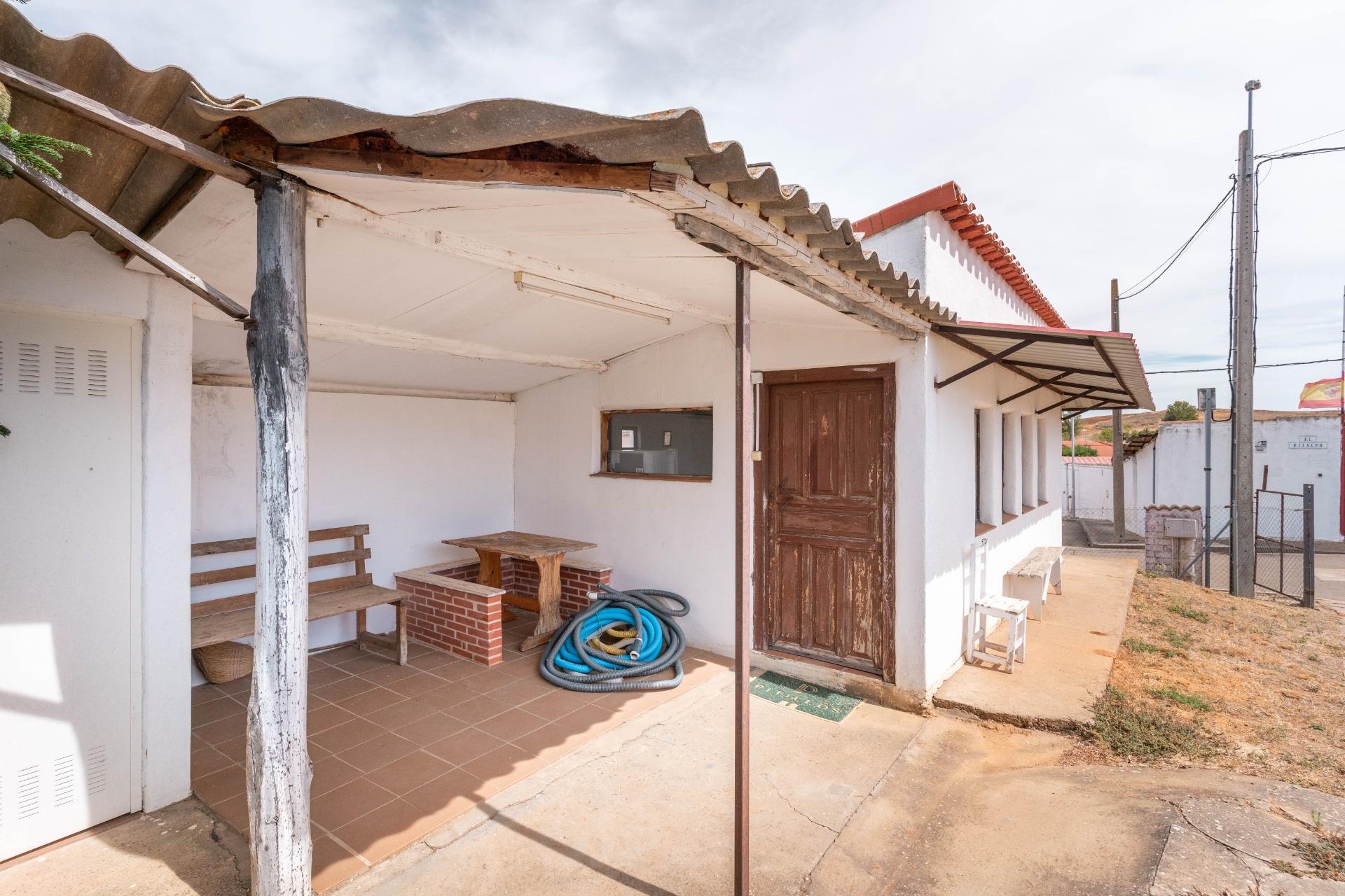 Remanso de paz en Valencia de Don Juan, con jardín y casa de invitados