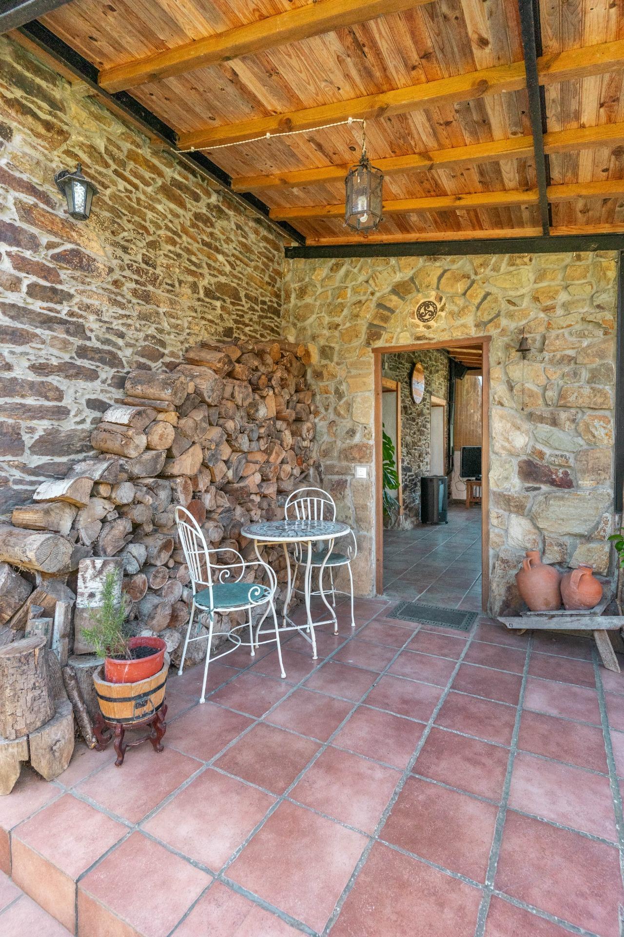 Encanto rural con alma asturiana ? Casa de piedra con vistas de ensueño en Loro (Pravia)