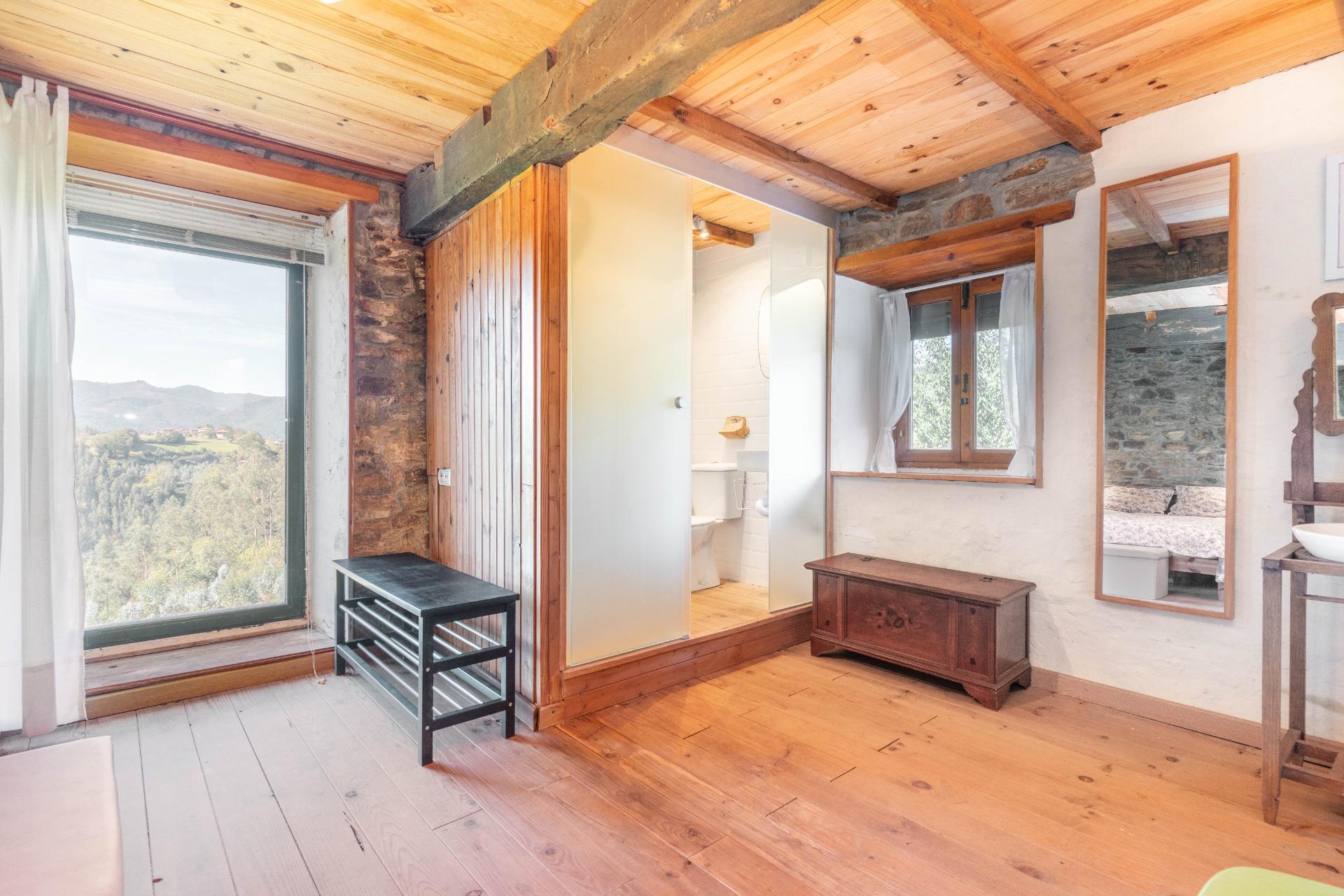 Encanto rural con alma asturiana ? Casa de piedra con vistas de ensueño en Loro (Pravia)