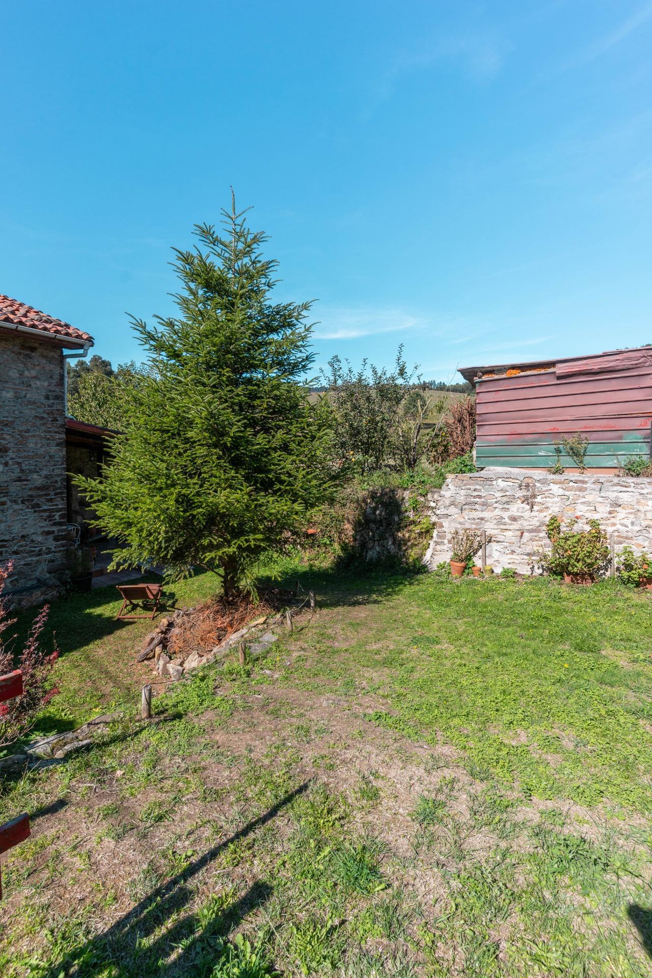 Encanto rural con alma asturiana ? Casa de piedra con vistas de ensueño en Loro (Pravia)