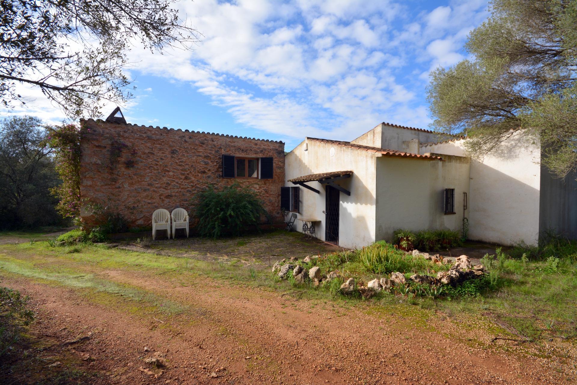ENCANTADORA FINCA RÚSTICA EN CASA BLANCA