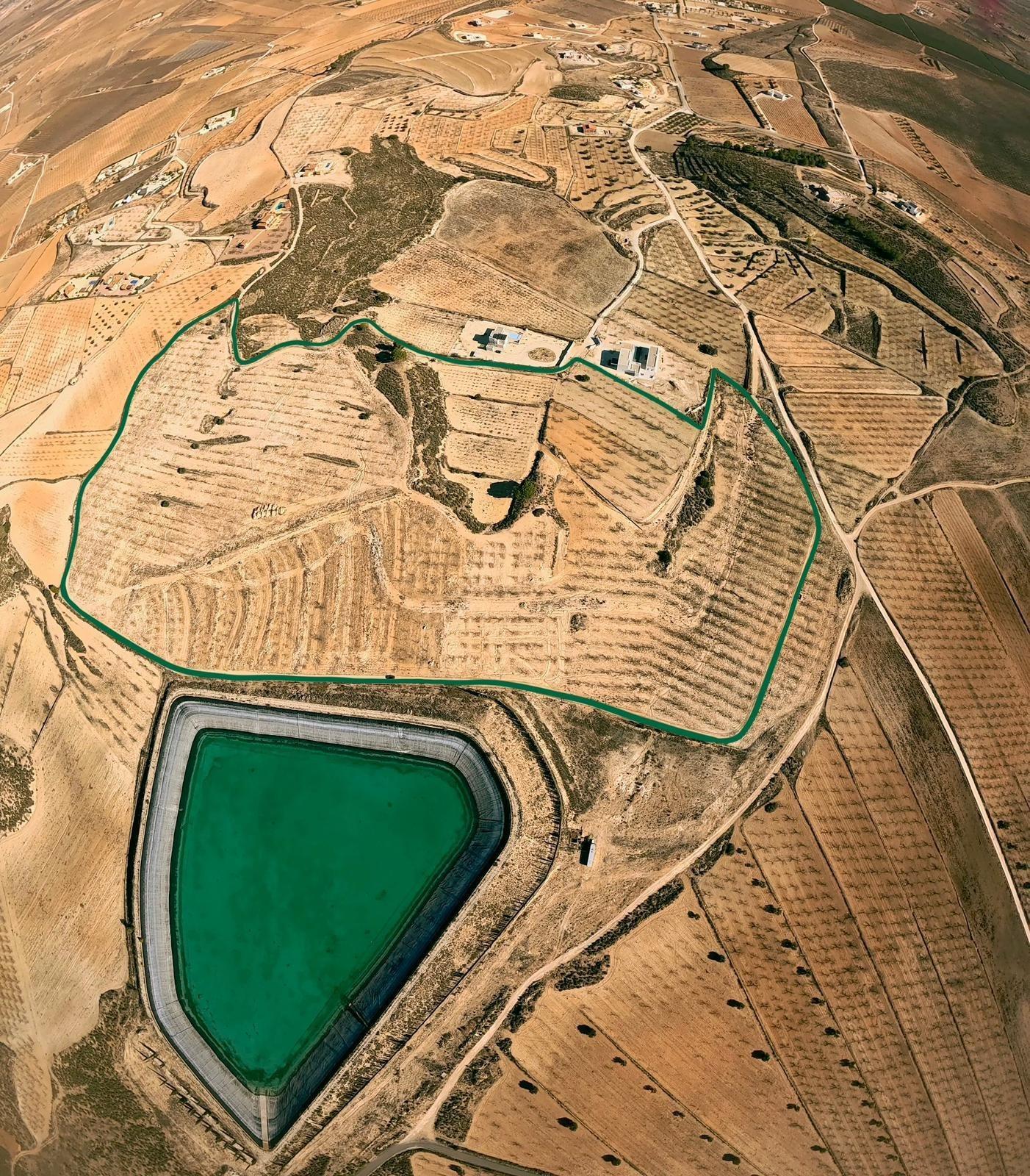 Terreno cerca de Pinoso, Alicante, 150.000 m2 con permiso para construir vallas de lujo hasta 1500 m2