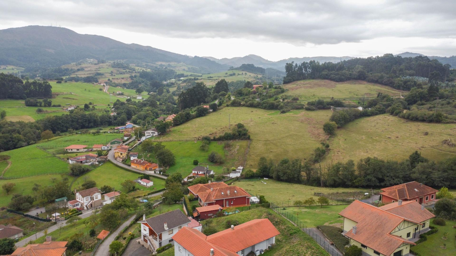Venta de 2 Terrenos Segregados en El Suco (Corvera de Asturias)