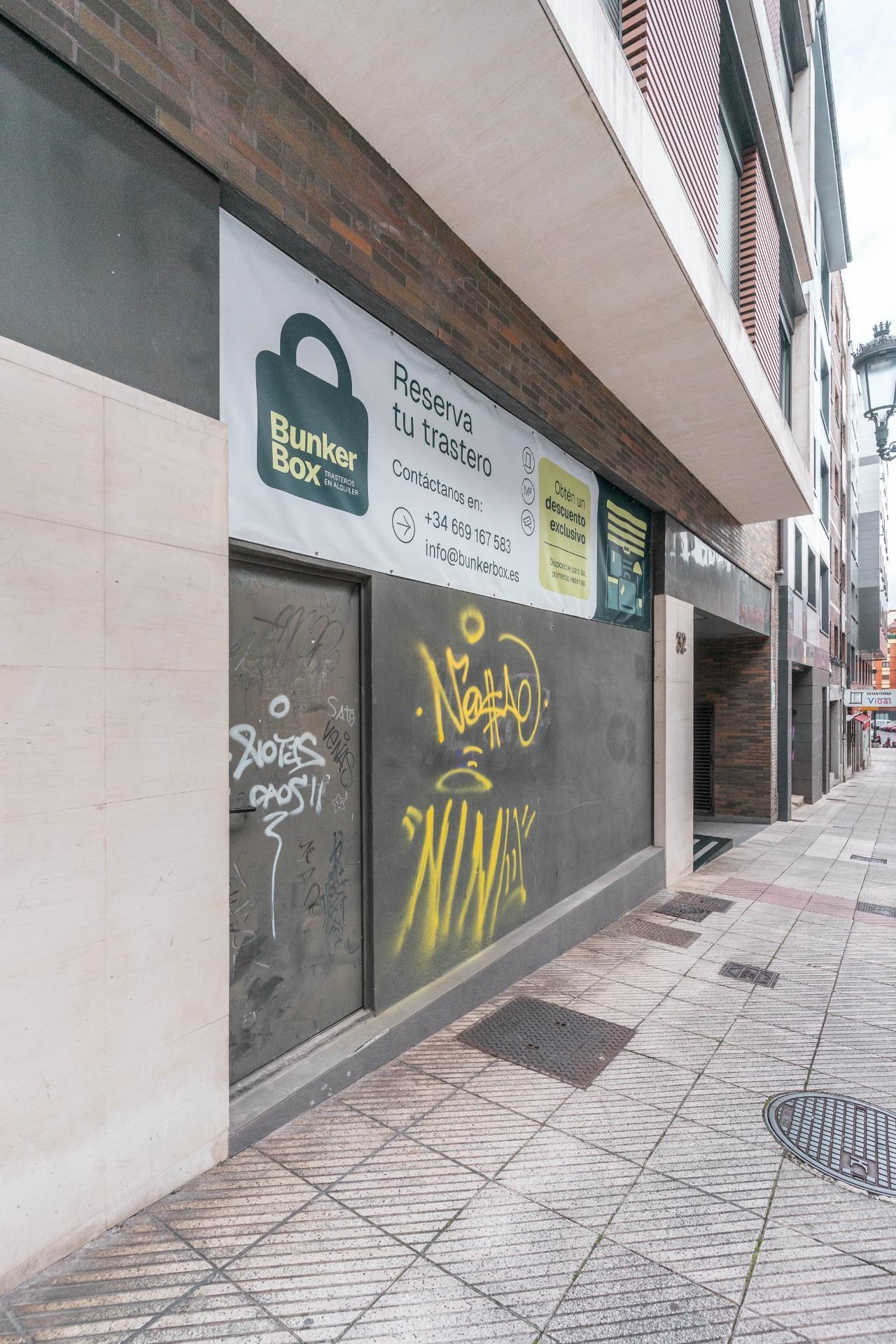 Amplio local en venta en Calle Fernando Alonso 32 ? Oviedo