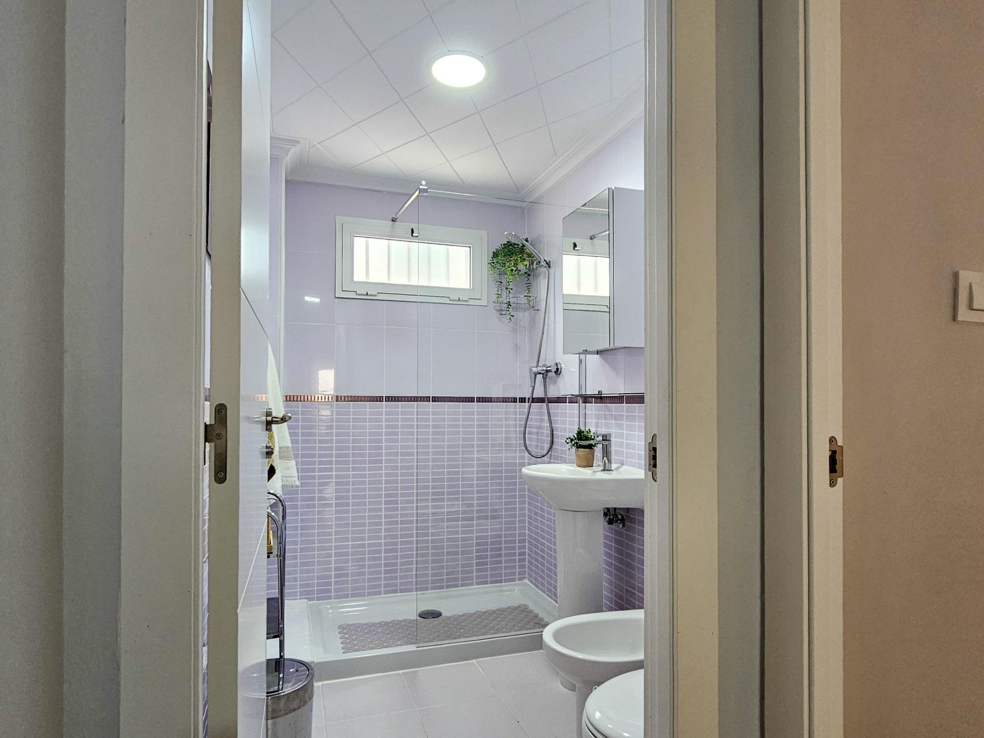 Planta baja a 250 metros de la playa con terraza ? Playa de Gandia