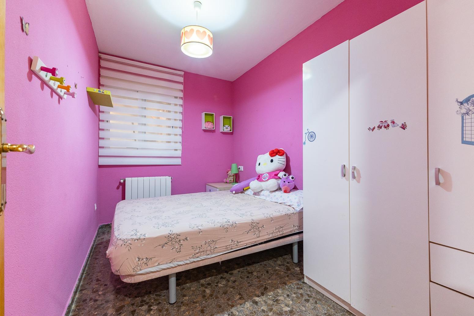 A 6 km de la playa ,4 habitaciones, 2 baños