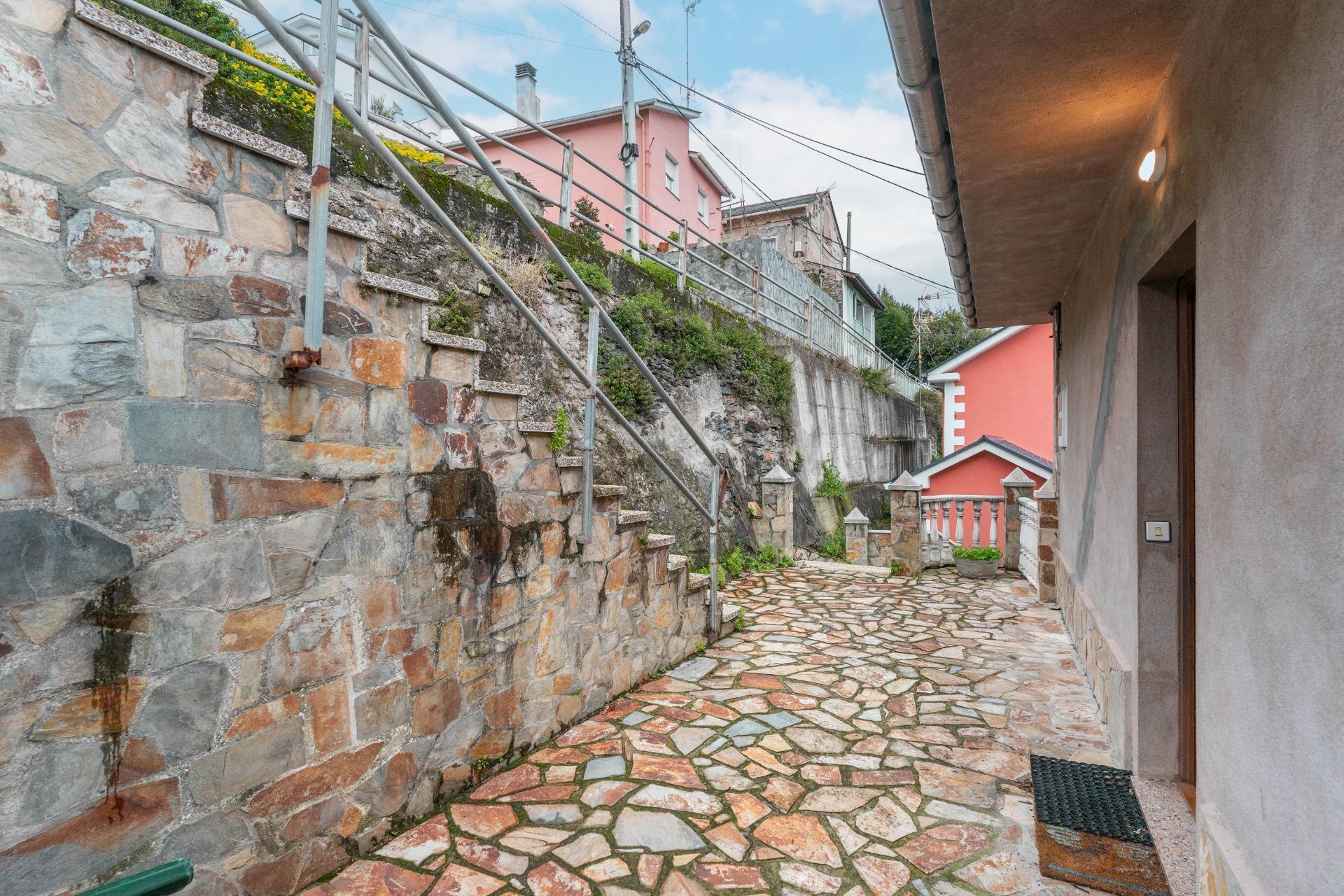 Casa en Ortiguera muy cerca del mar.