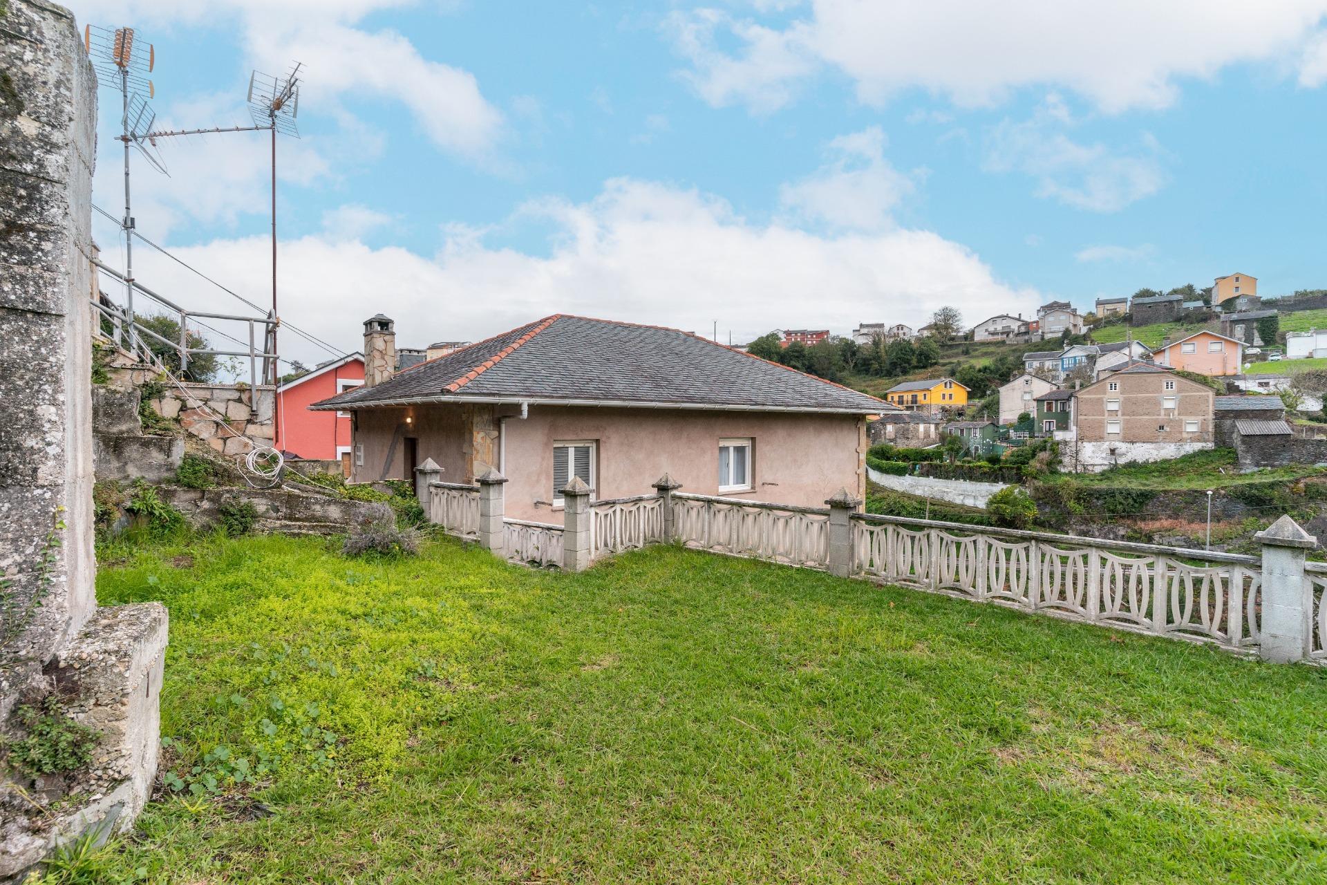 Casa en Ortiguera muy cerca del mar.