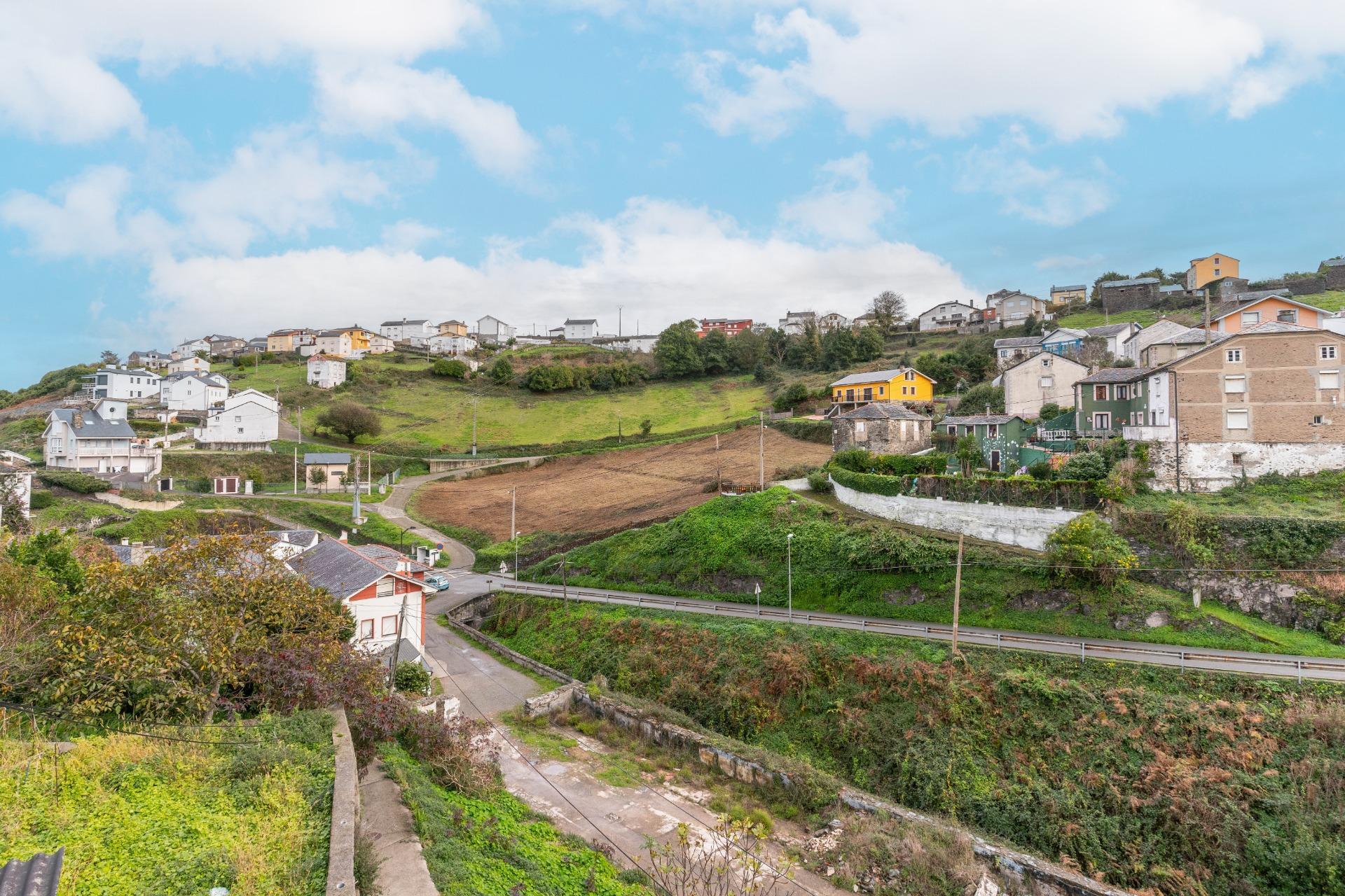 Casa en Ortiguera muy cerca del mar.