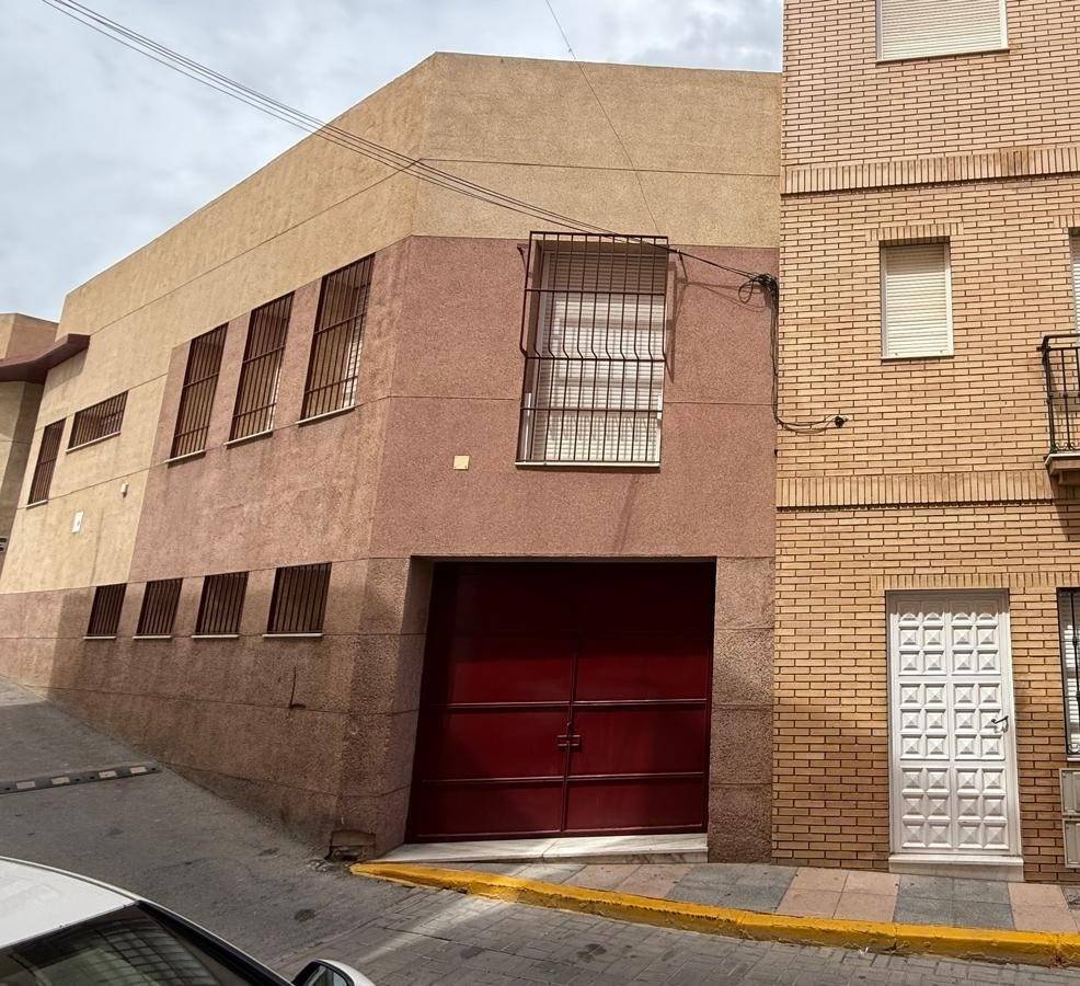 Vivienda Unifamiliar sobre local