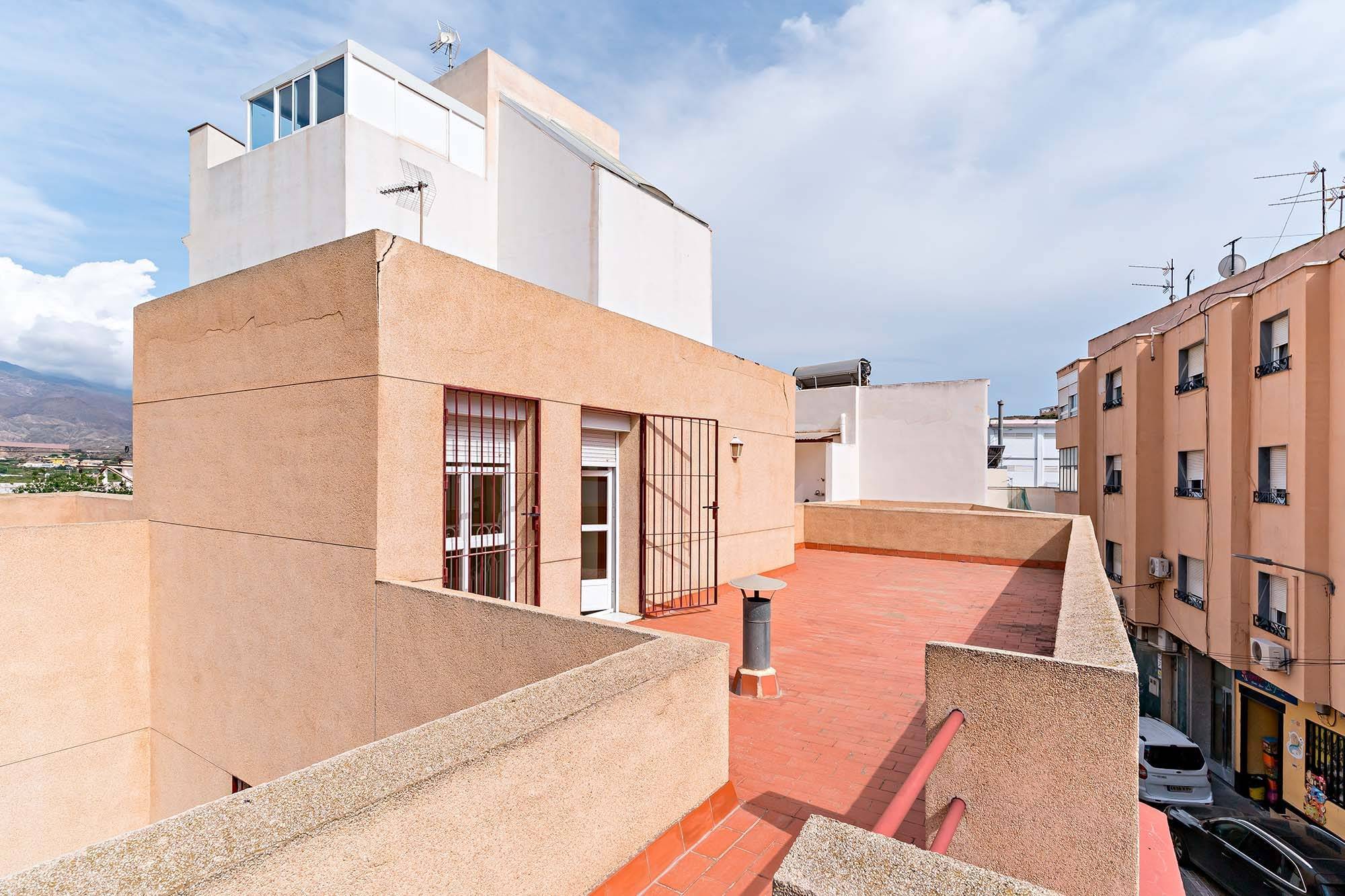 Vivienda Unifamiliar sobre local