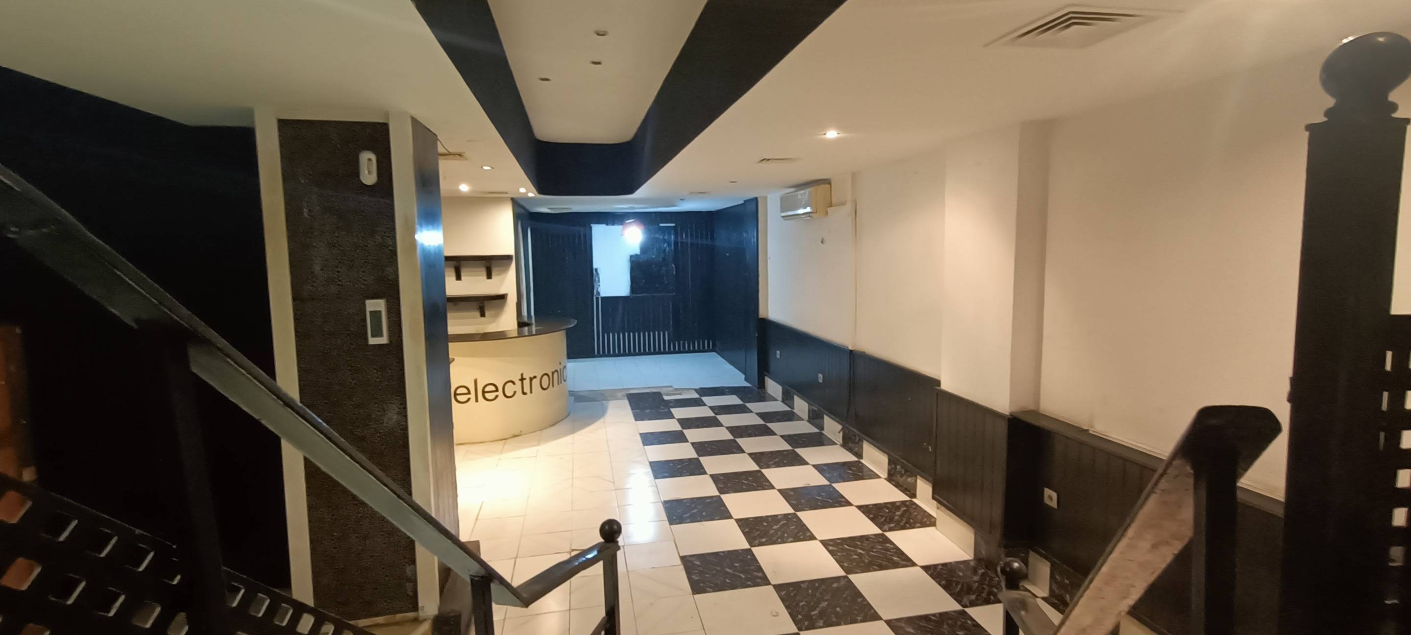 Local en el centro de Santa Cruz