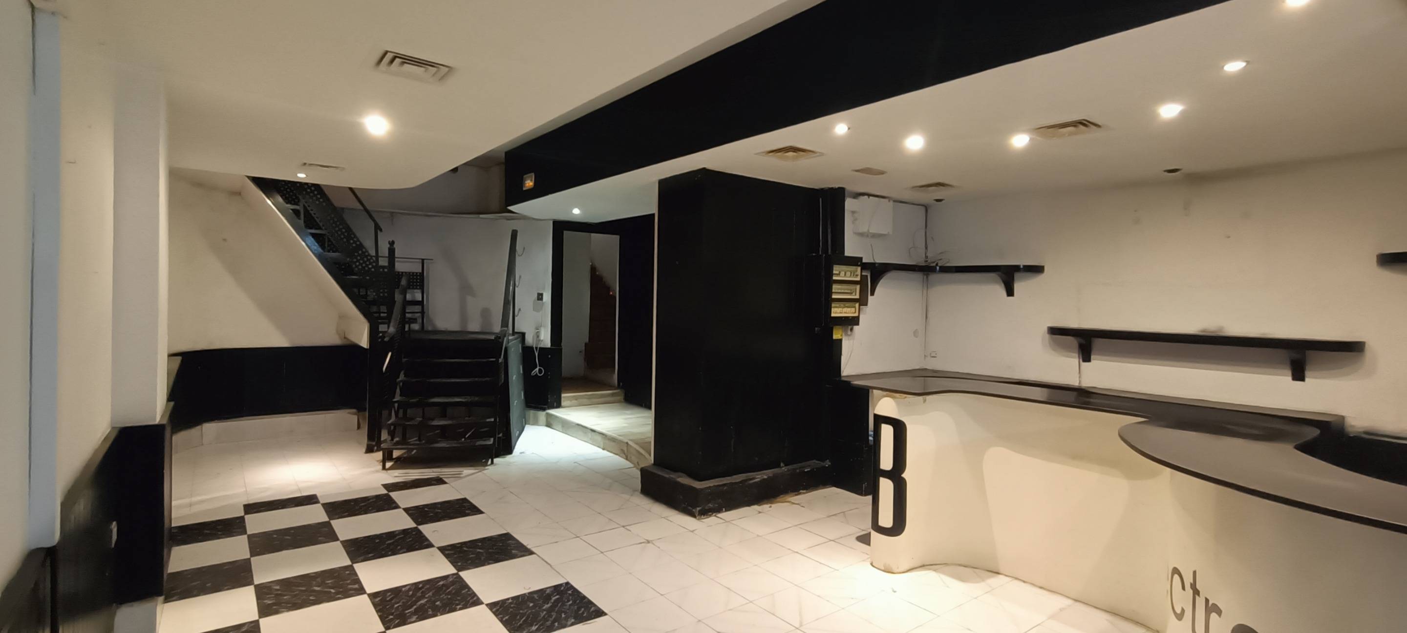 Local en el centro de Santa Cruz