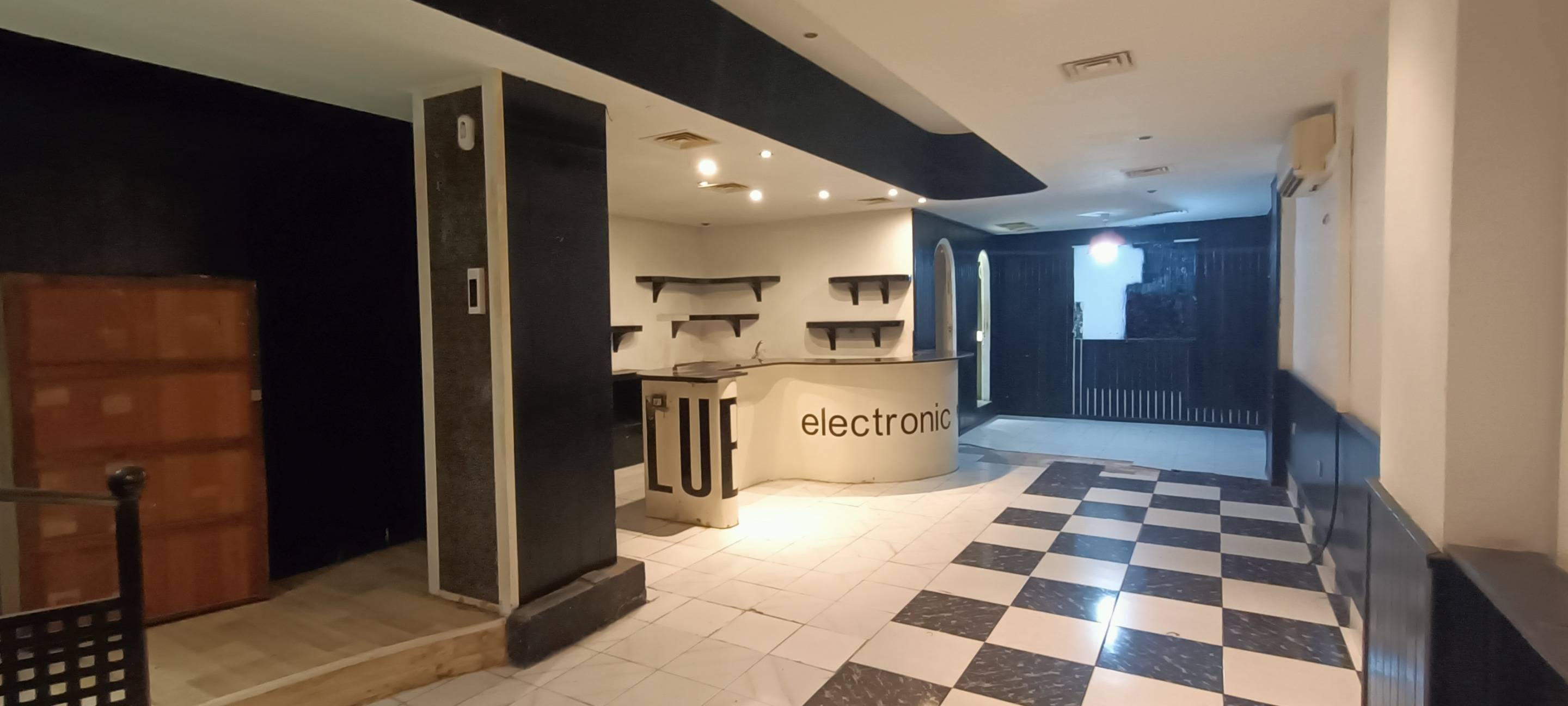 Local en el centro de Santa Cruz